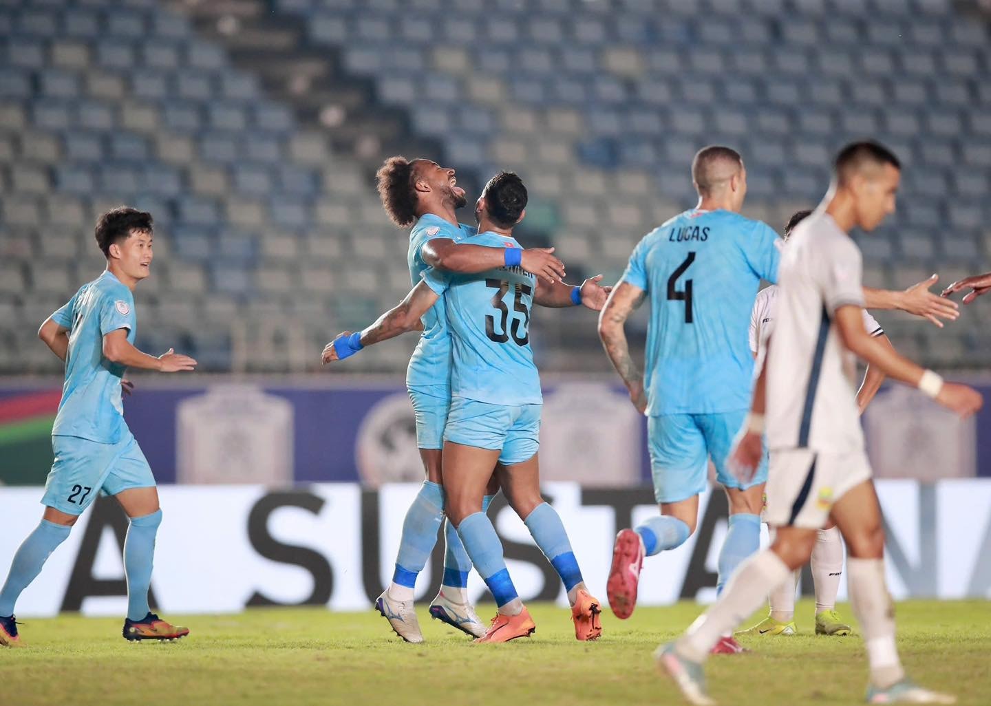 Xuân Son lập hat-trick, giúp Nam Định đánh bại Shan United tại bảng B, cúp C1 Đông Nam Á
