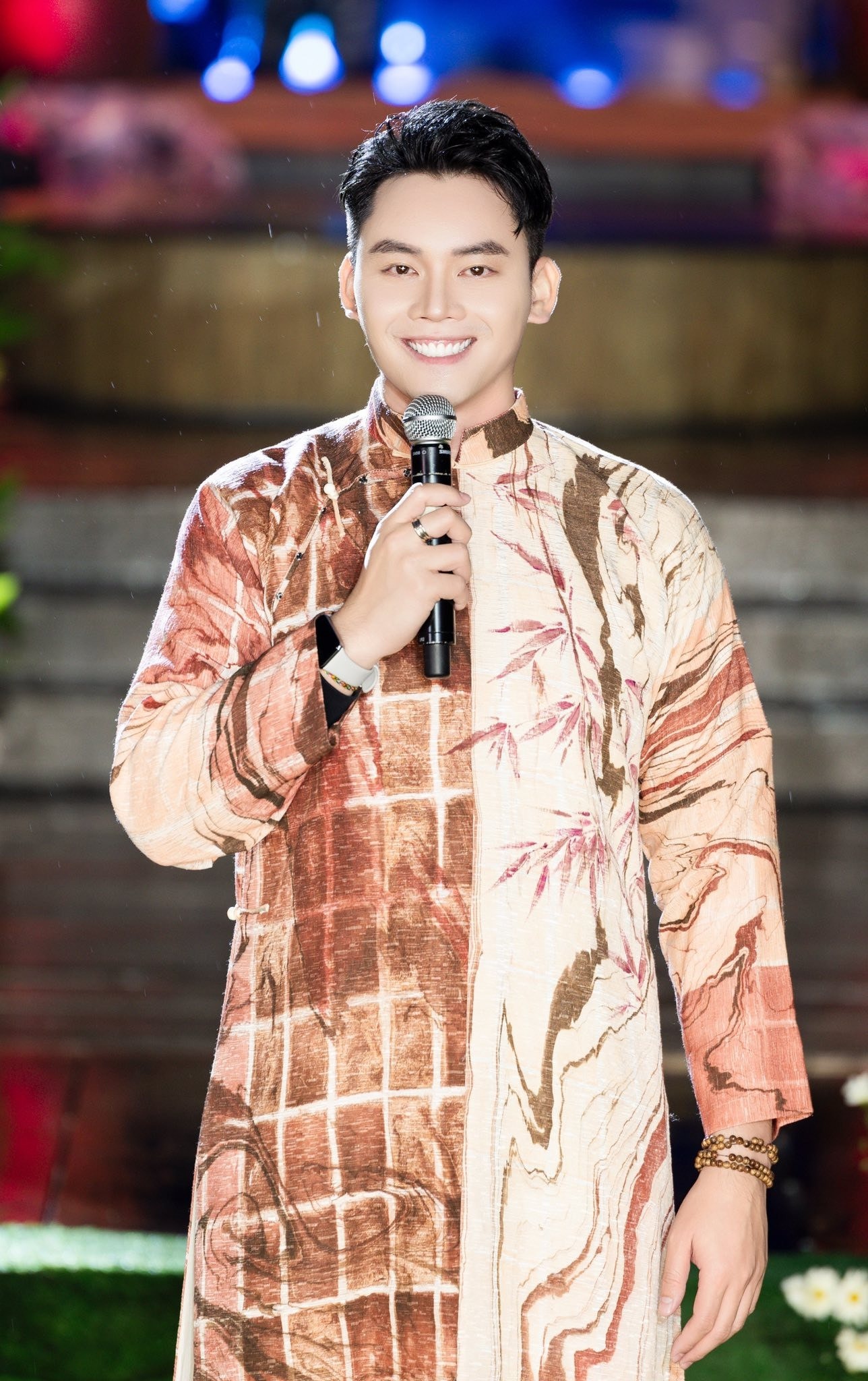 https://static-images.vnncdn.net/vps_images_publish/000001/000003/2025/11/29/manhkhang4-1501.jpeg