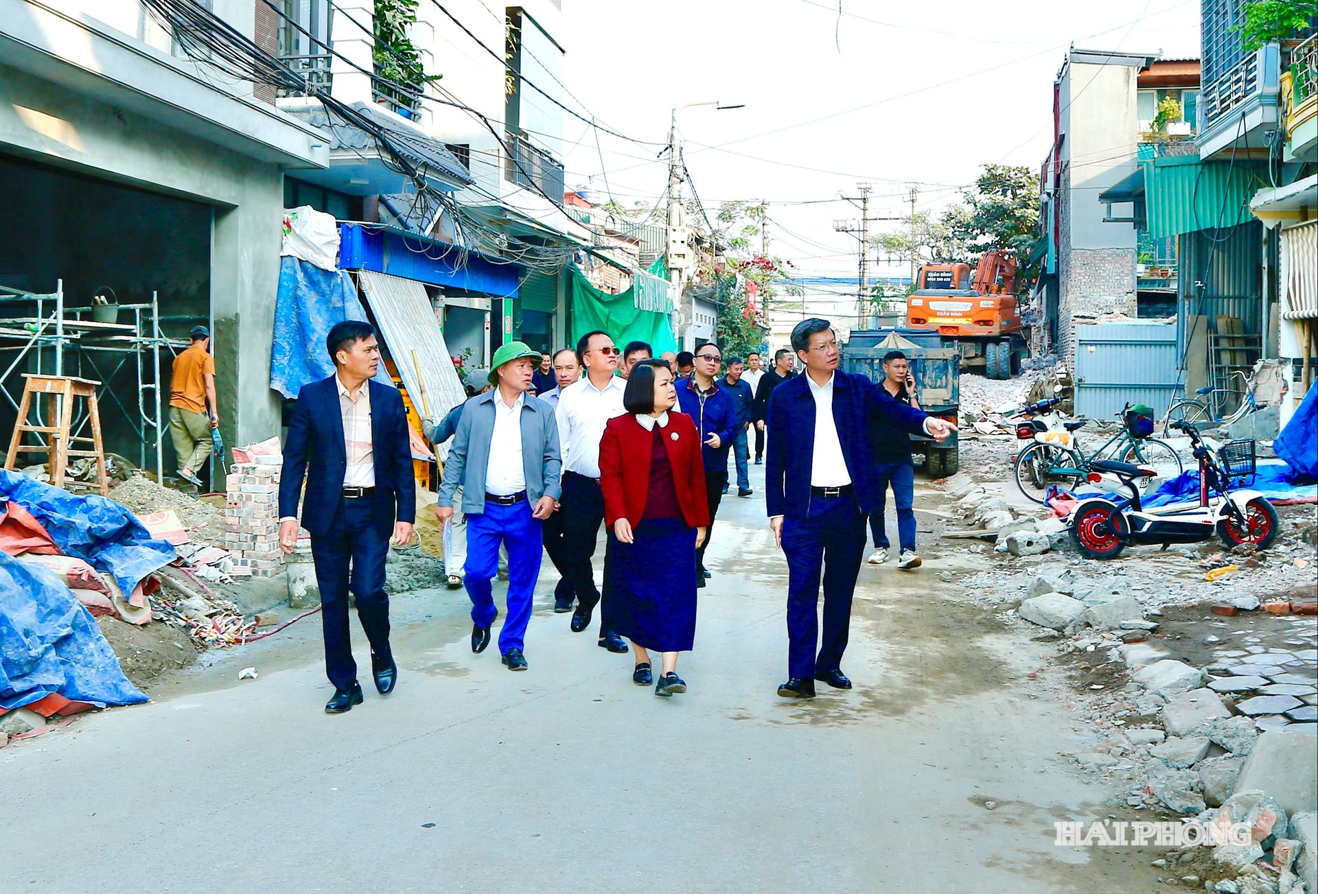 Đồng chia Lê Anh Quân, Uỷ viên ban Thường vụ Thành ủy, Phó chủ tịch Thường trực UBND thành phố kiểm tra công tác giải phóng mặt bằng thực hiện dự án đầu tư công tại khu vực Kiến An.