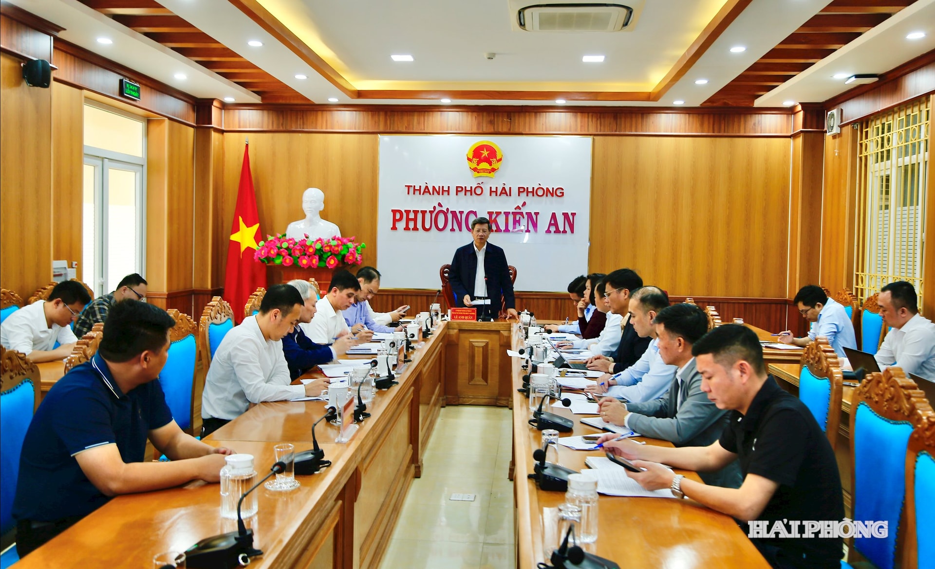 Đồng chia Lê Anh Quân, Uỷ viên ban Thường vụ Thành ủy, Phó chủ tịch Thường trực UBND thành phố chủ trì làm việc tại phường Kiến An.