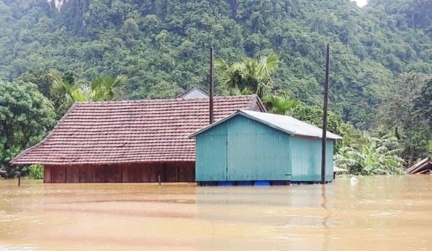 Nhà phao tránh lũ. (Ảnh: Võ Dung/TTXVN)