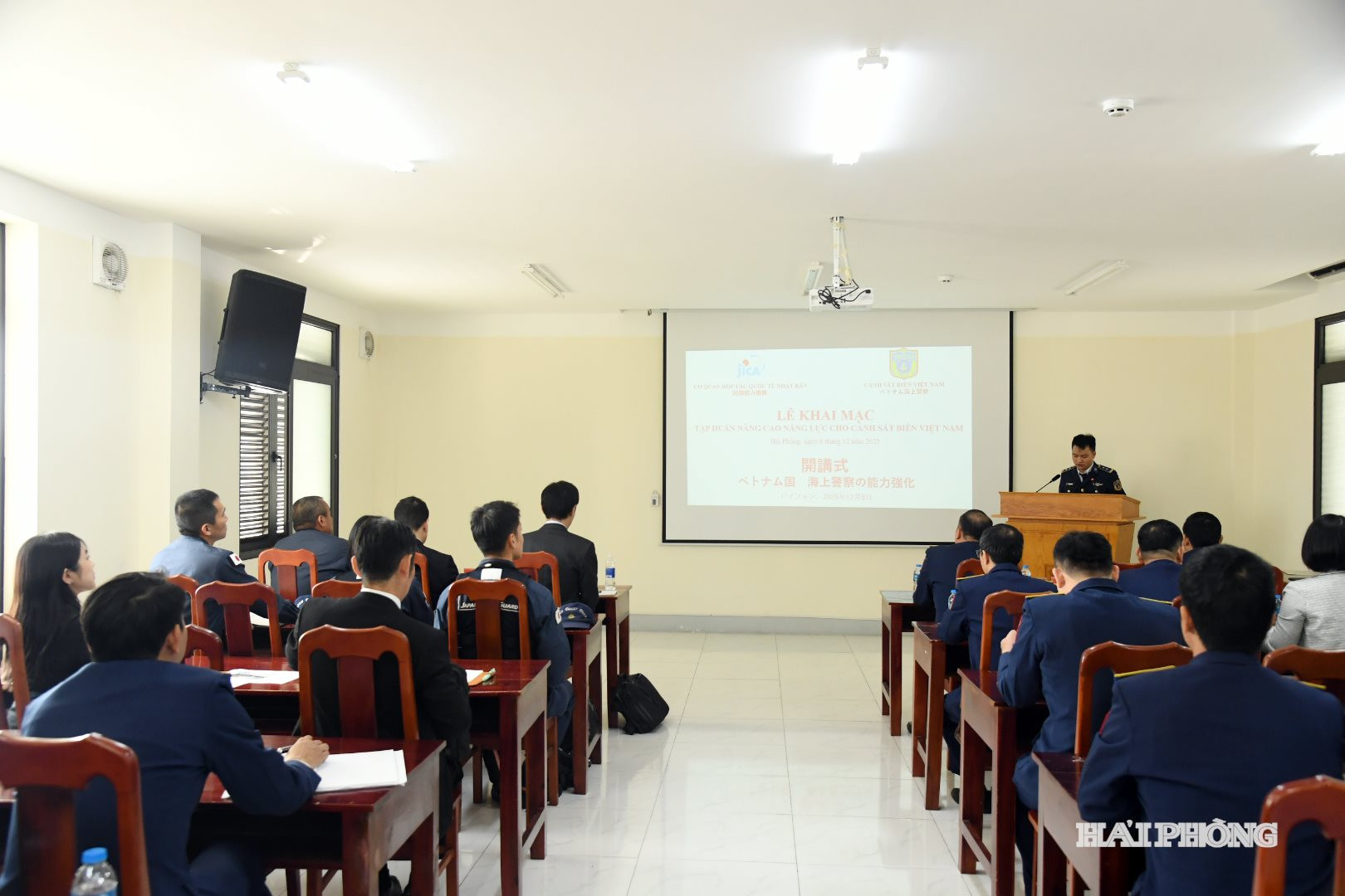 Quang cảnh khai mạc tập huấn nâng cao năng lực thực thi pháp luật trên biển