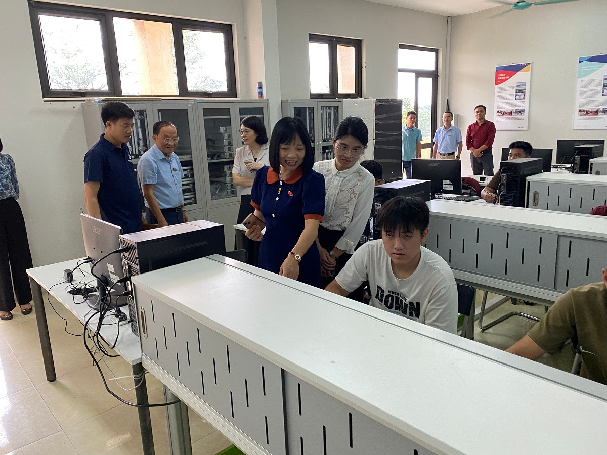 Đào tạo sinh viên ngành kỹ thuật của Trường đại học Thành Đông.