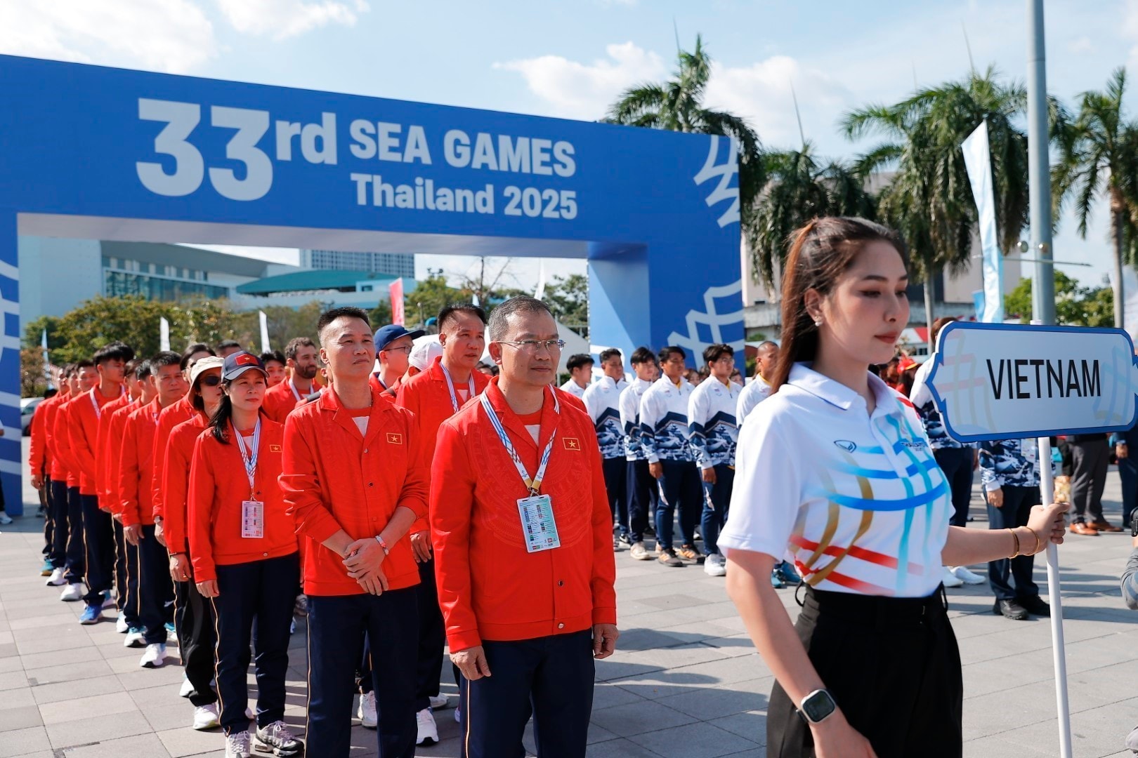 Đoàn Thể thao Việt Nam dự lễ thượng cờ SEA Games 33, sẵn sàng tranh tài - Ảnh 4.