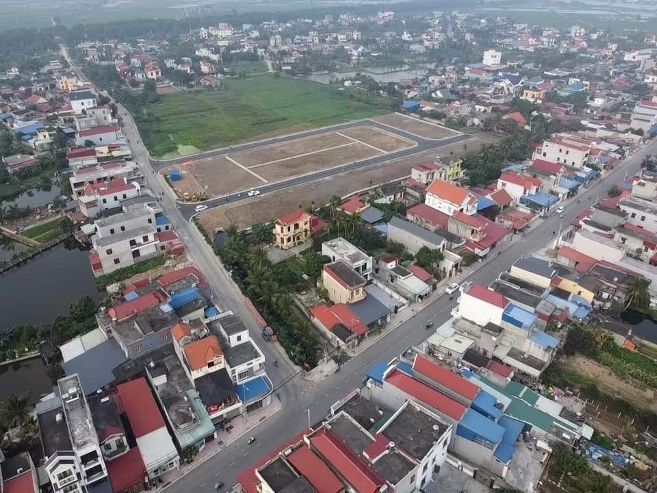 Việc đấu giá quyền sử dụng đất góp phần tăng thu ngân sách địa phương, tăng cường quản lý đất đai hiệu quả.