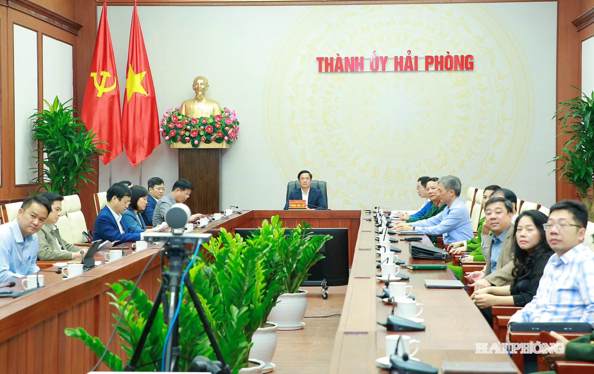 Đồng chí Phạm Văn Lập, Phó bí thư Thành uỷ chủ trì họp trực tuyến tổng kết công tác phòng chống tham nhũng tại đầu cầu Hải Phòng.
