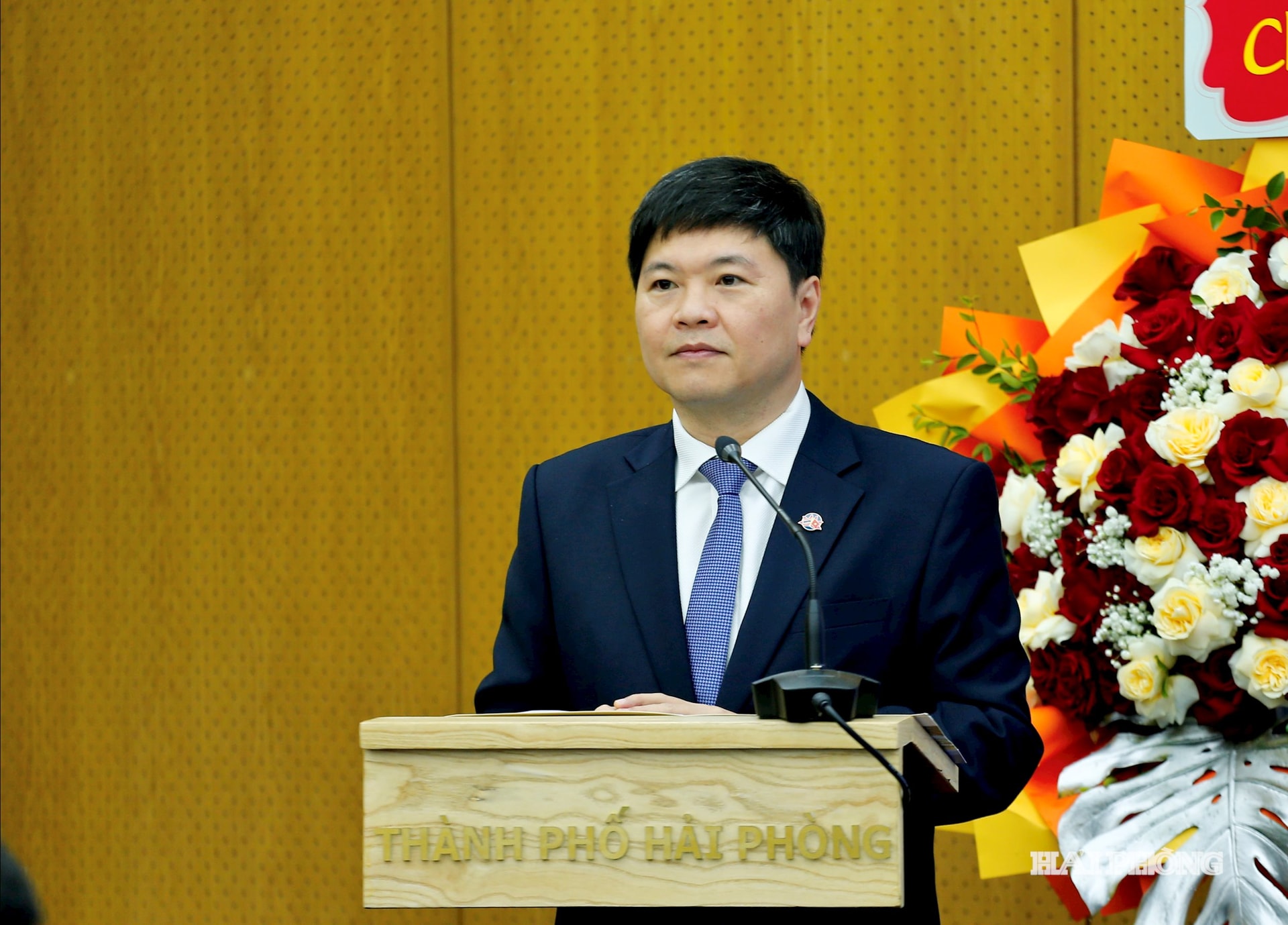 Đồng chí Hoàng Minh Cường, Phó chủ tịch UBND thành phố phát biểu chào mừng tại hội nghị.