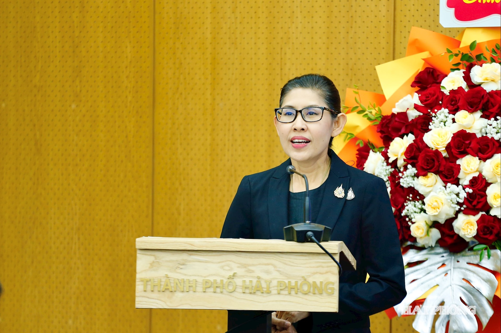 Bà H.E Urawadee Sriphiromya, Đại sứ Vương quốc Thái Lần tại Việt Nam phát biểu tại hội nghị.