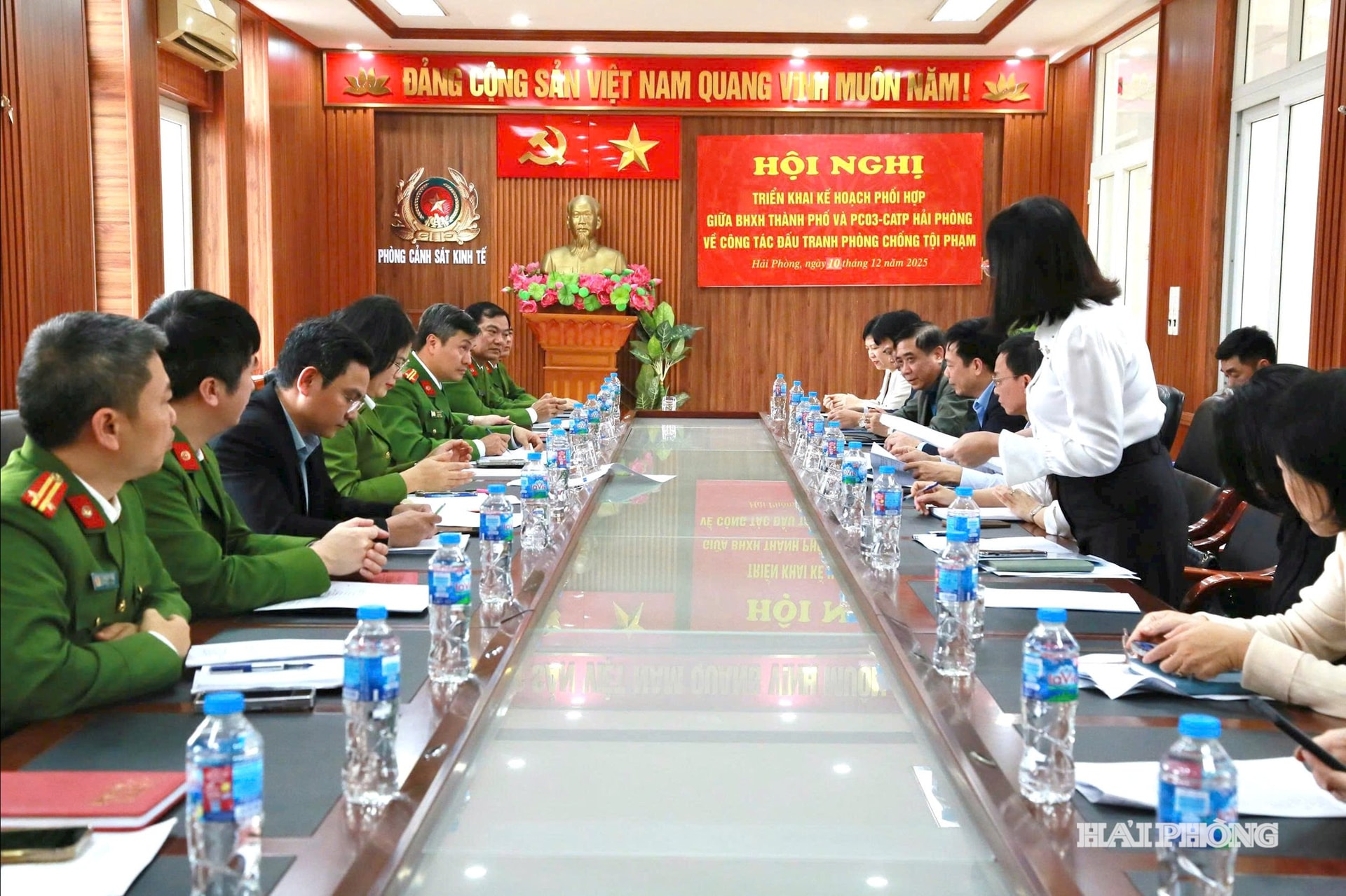 Quang cảnh hội nghị