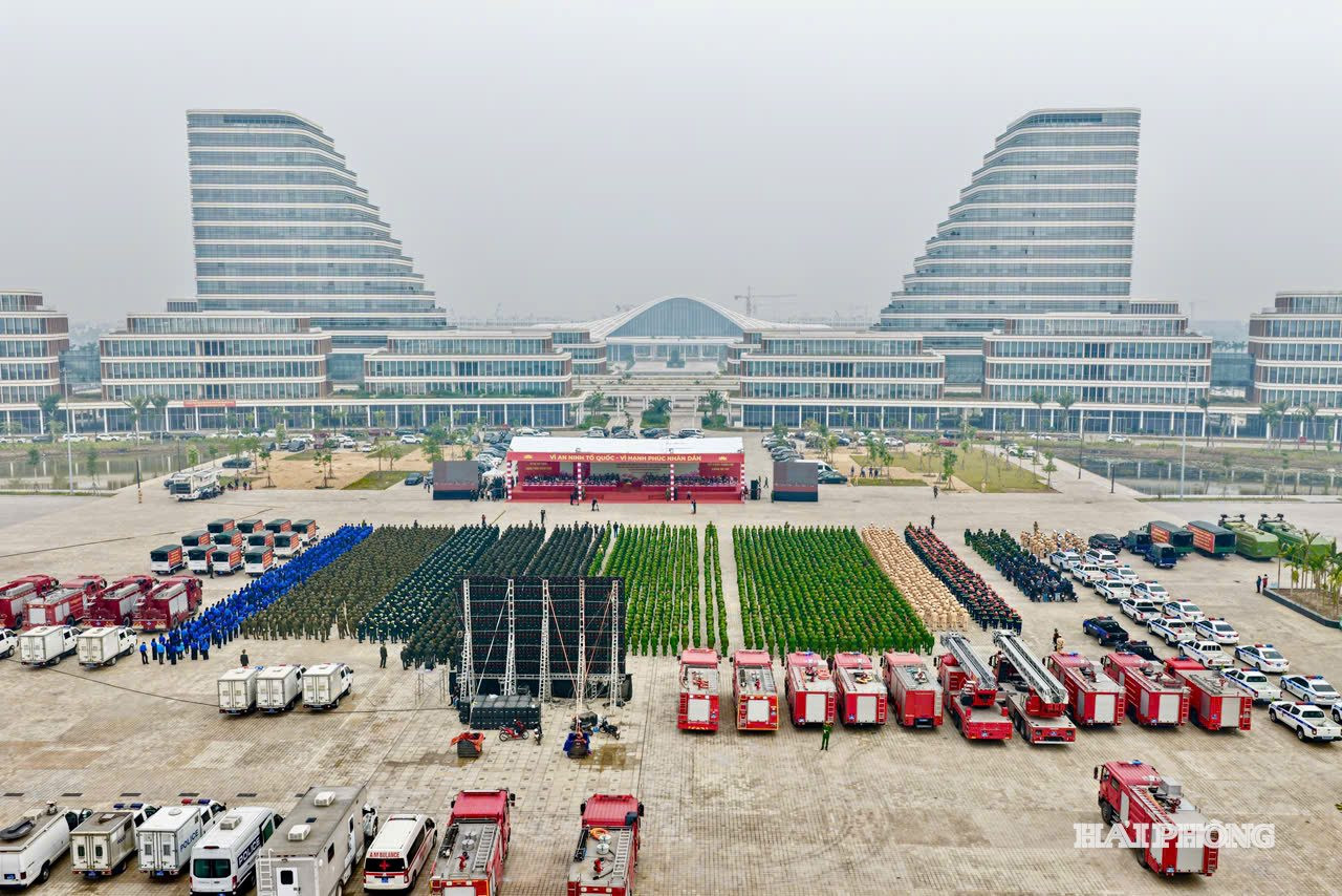 Quang cảnh lễ ra quân