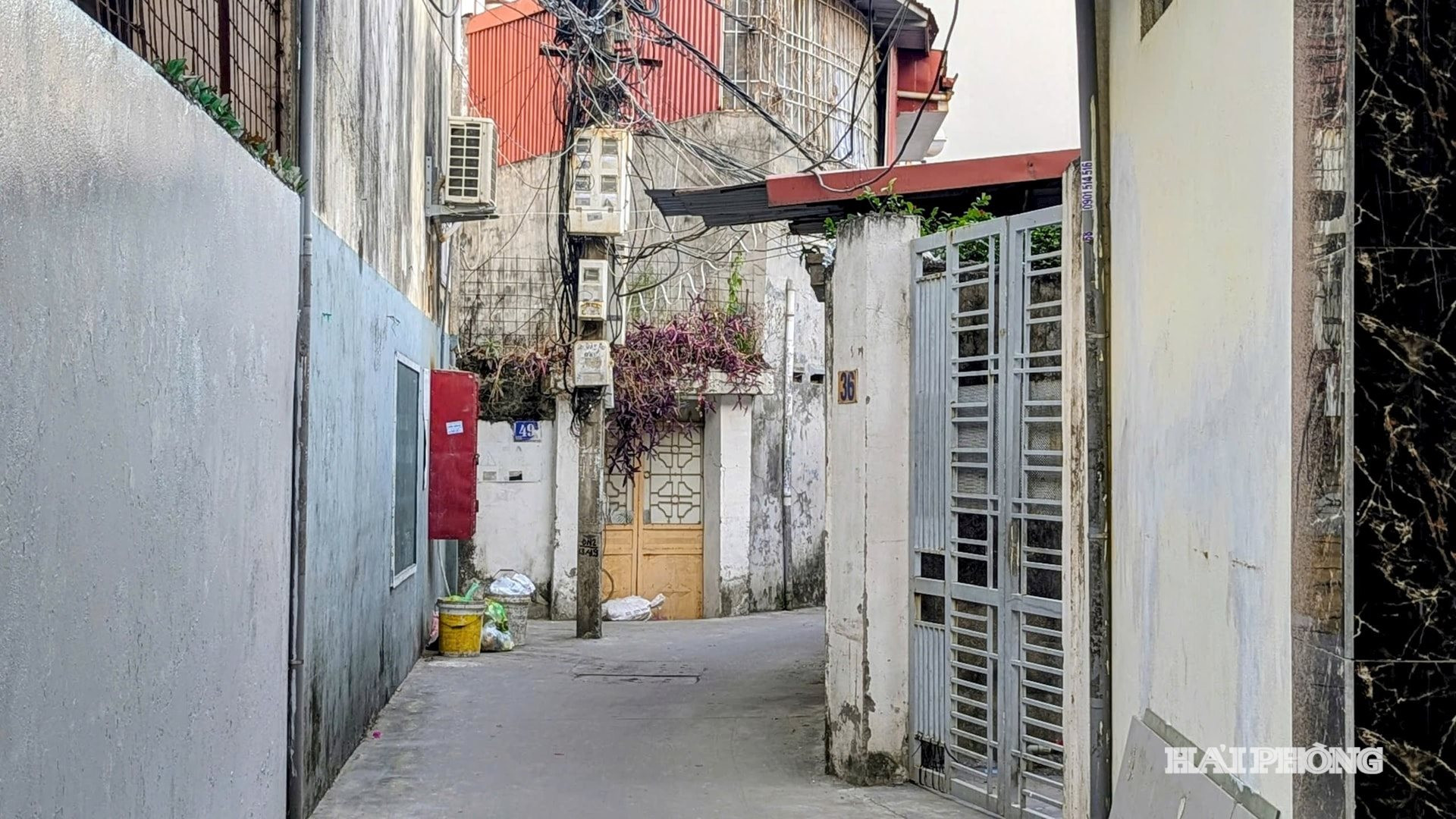 cot-dien-giua-ngo(2).jpg