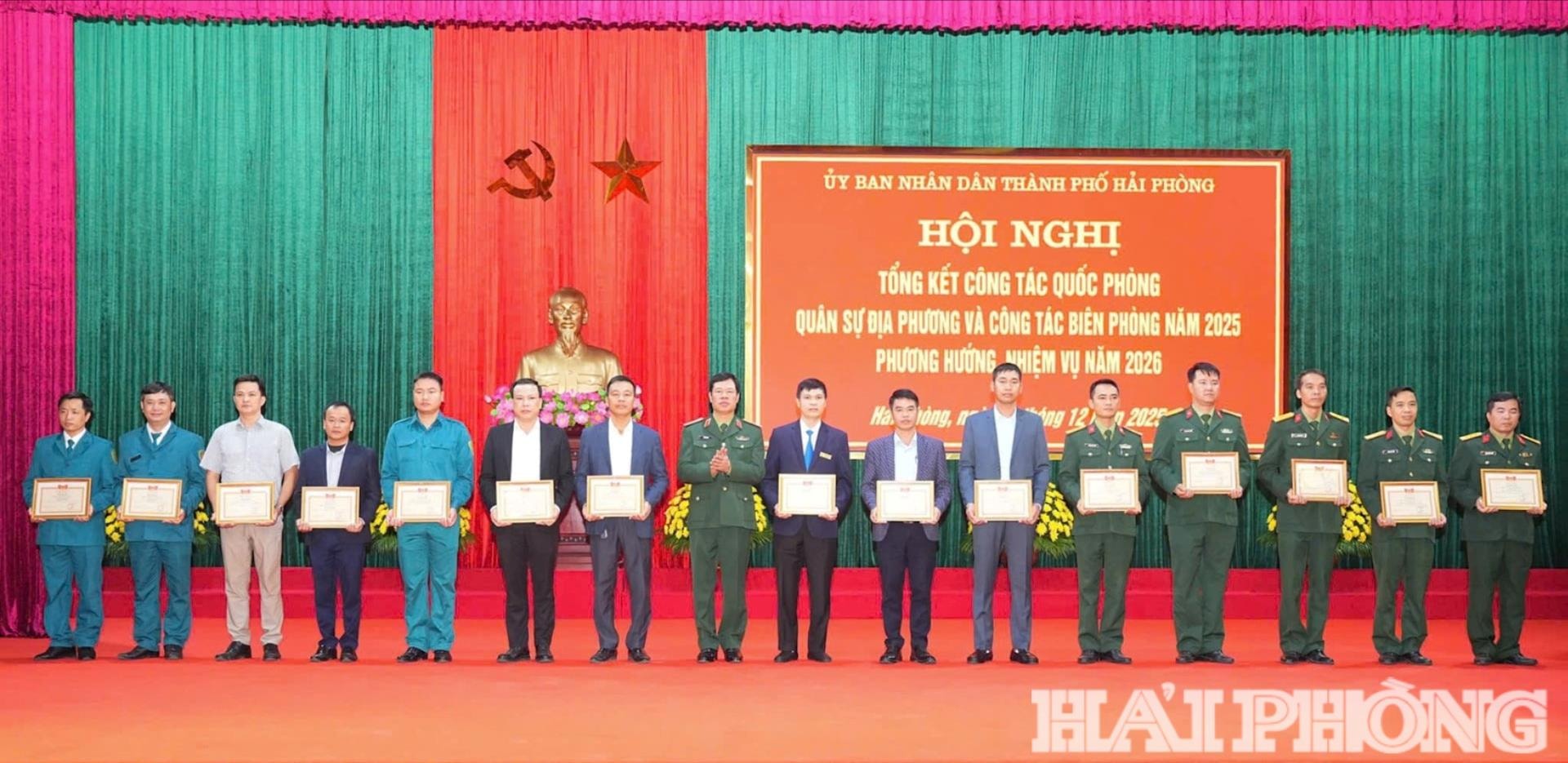 quoc-phong-1-.jpg