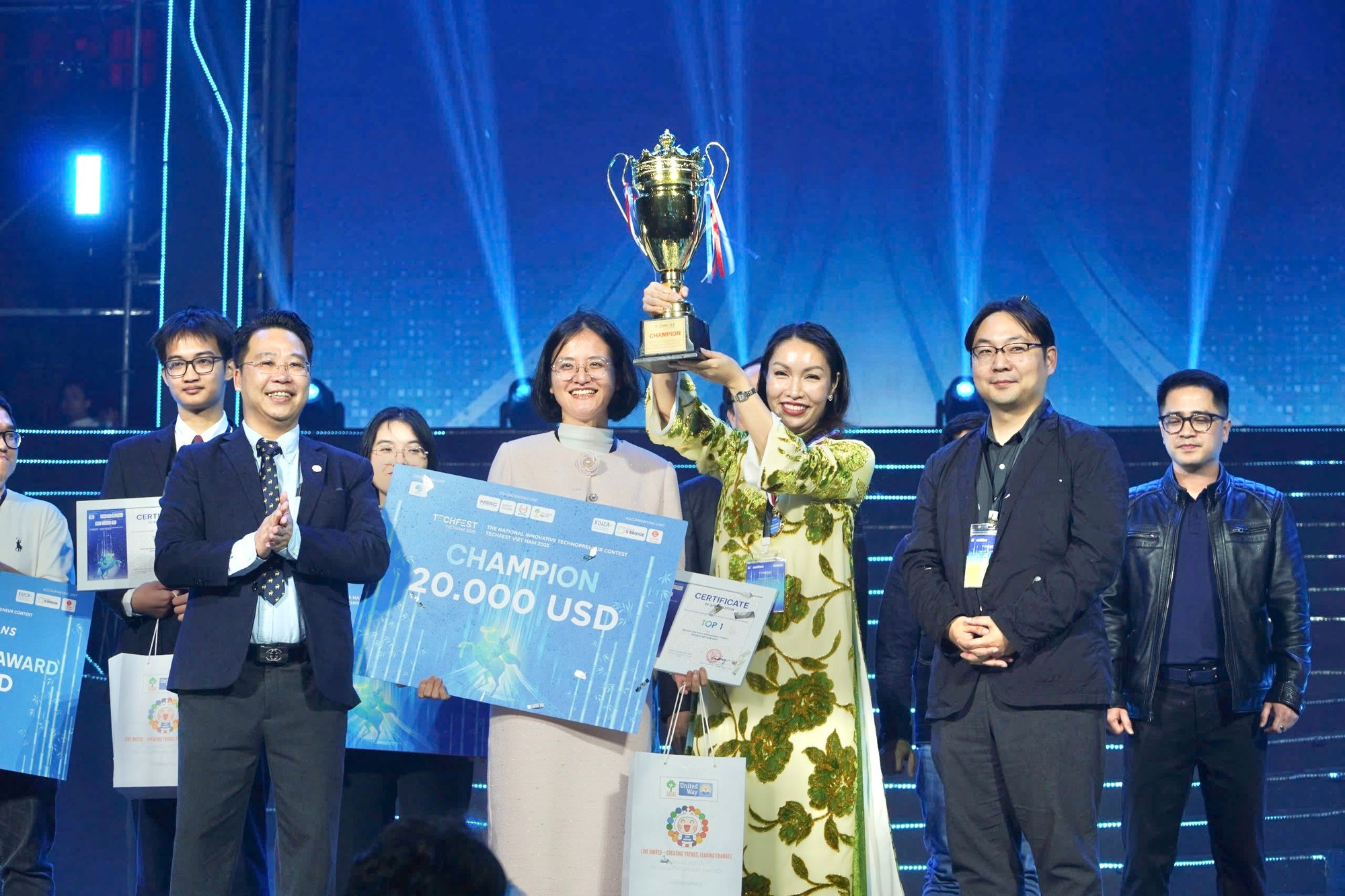 Start-up nông nghiệp xanh giành Quán quân TECHFEST Việt Nam 2025- Ảnh 1. Start-up nông nghiệp xanh giành Quán quân TECHFEST Việt Nam 2025- Ảnh 1.