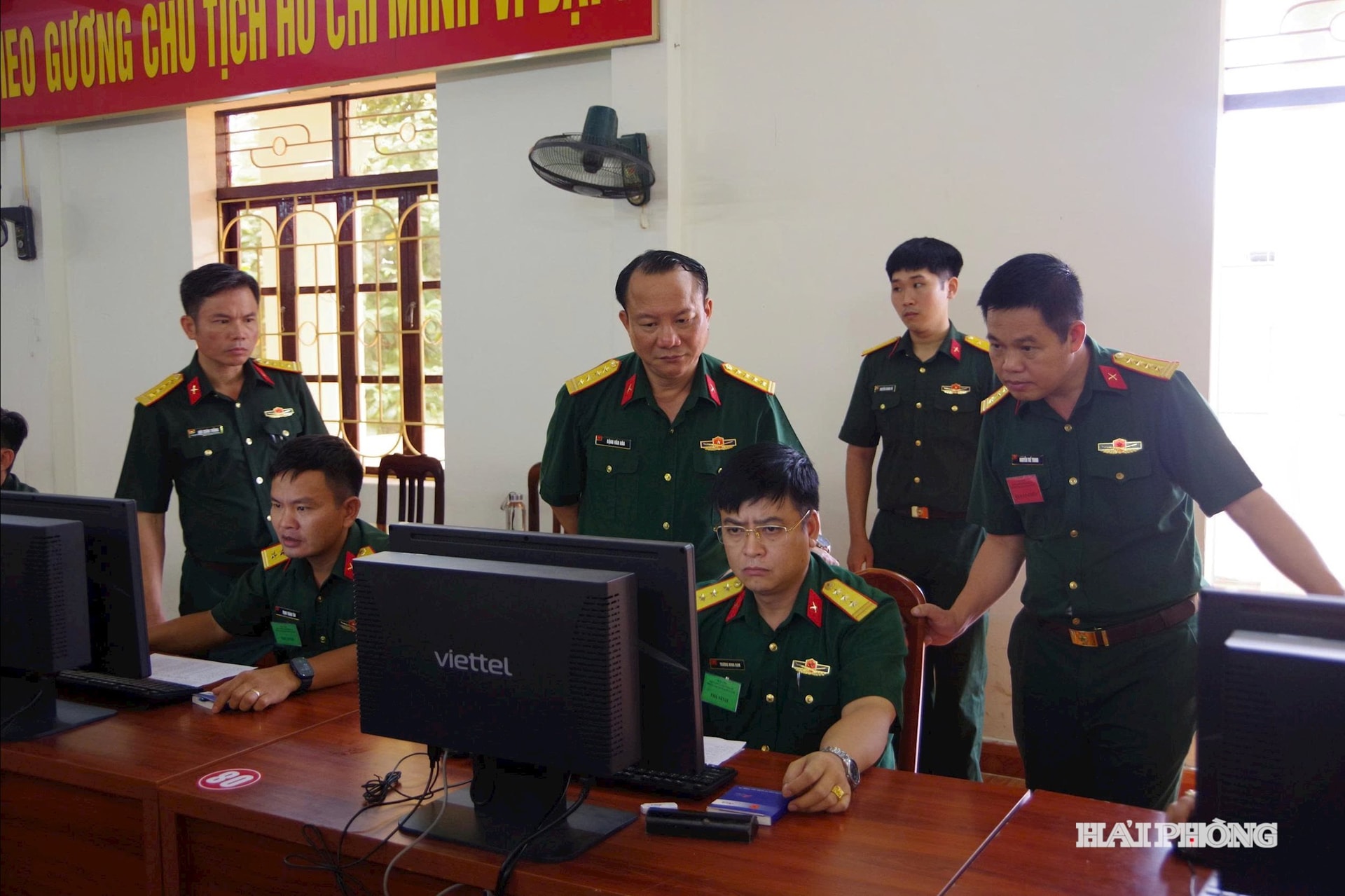 hoi-thi.jpg