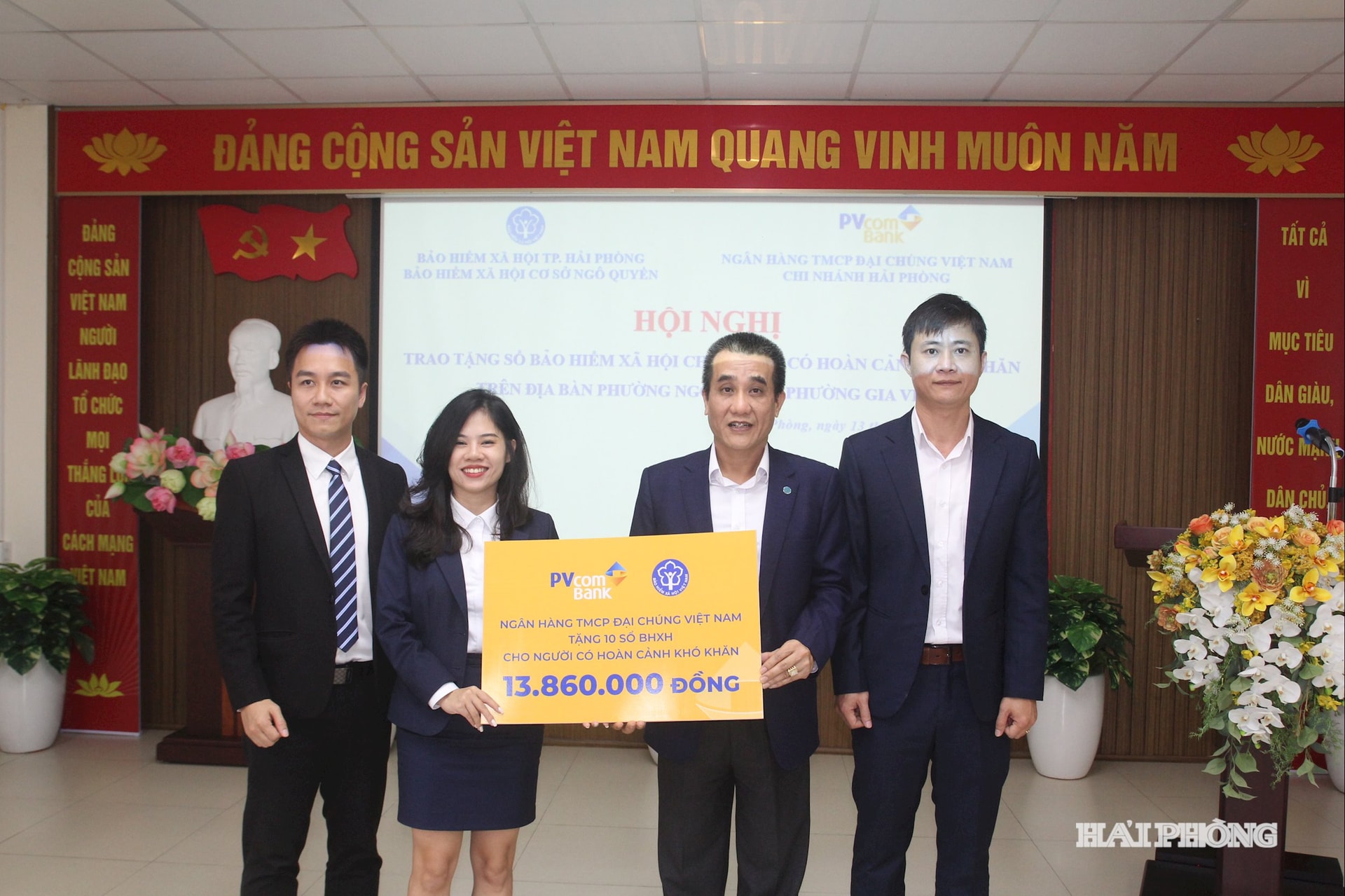 Az Ngo Quyen Társadalombiztosítási vezetők anyagi támogatásban részesülnek.