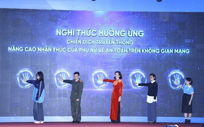 Trung ương Hội Liên hiệp phụ nữ Việt Nam tổ chức Lễ phát động chiến dịch truyền thông nâng cao nhận thức của phụ nữ trên không gian mạng sáng 14/12. (Ảnh: PV/Vietnam+)