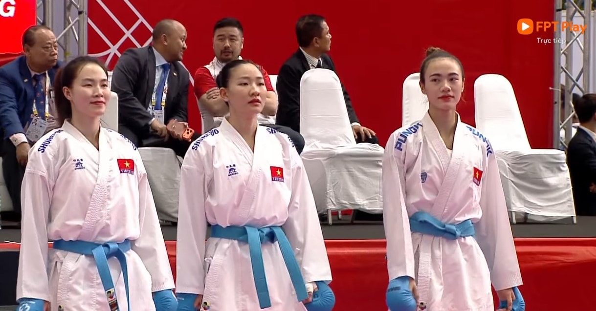 Thắng chủ nhà Thái Lan 2-0 ở chung kết, các võ sĩ Việt Nam đoạt HCV tại SEA Games 2025 - Ảnh 1.