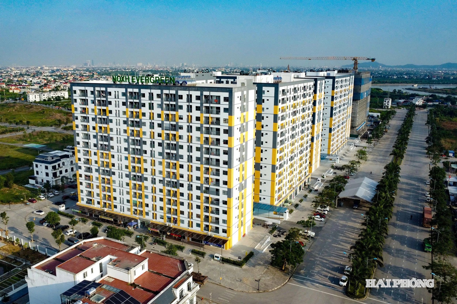 Dự án nhà ở xã hội Evergreen Tràng Duệ được khởi công từ cuối tháng 5/2023, có tổng mức đầu tư gần 1.600 tỷ đồng do Công ty CP Khu công nghiệp Sài Gòn - Hải Phòng phát triển tại khu vực phường An Dương, thành phố Hải Phòng. Dự án sẽ được khánh thành vào ngày 19/12/2025 phục vụ nhu cầu an cư của người lao động thành phố Hải Phòng.