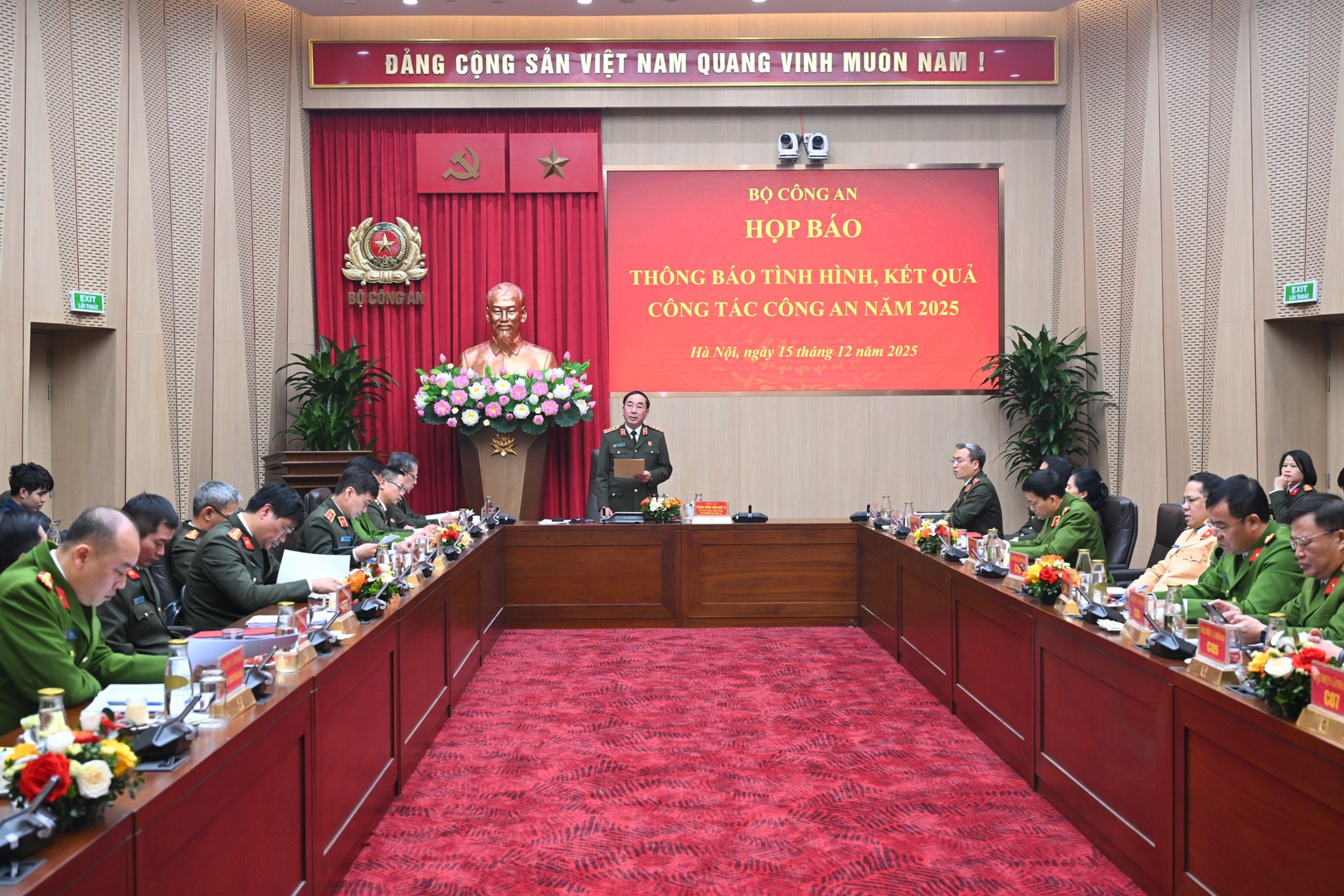 bo-cong-an-hop-bao.png