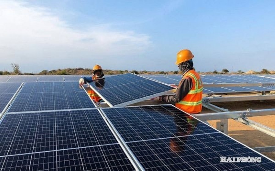 Lắp đặt điện mặt trời tại phường Lưu Kiếm (thành phố Hải Phòng). 