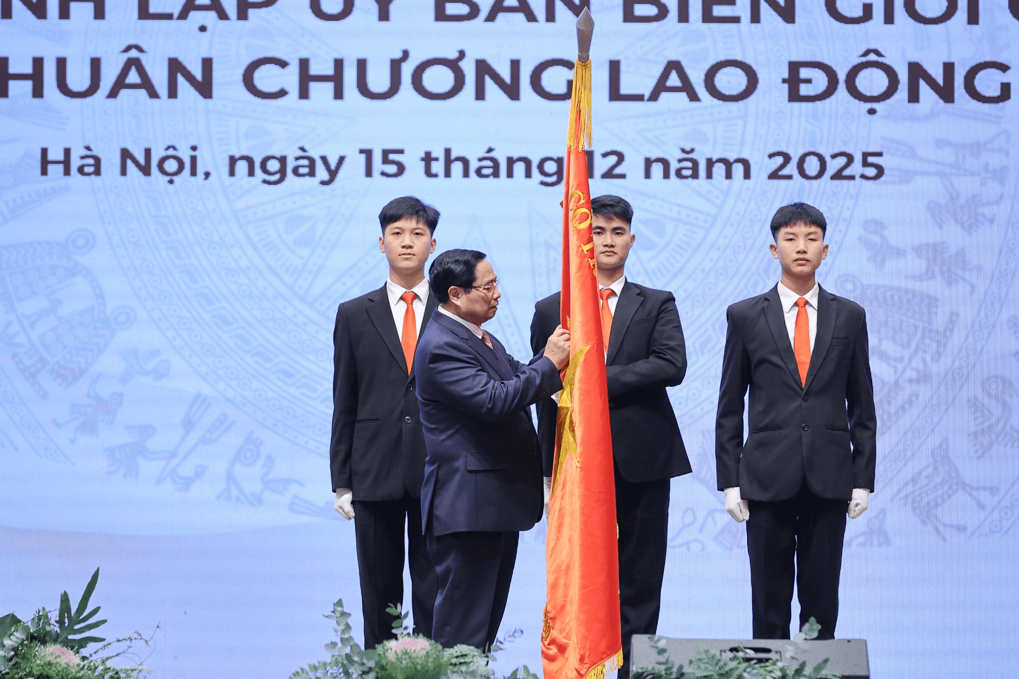 thu-tuong-hop-bien-gioi.png