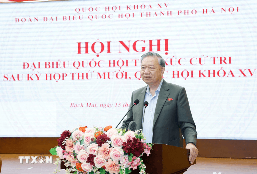 tong-bi-thu-tiep-xuc-cu-tri.png