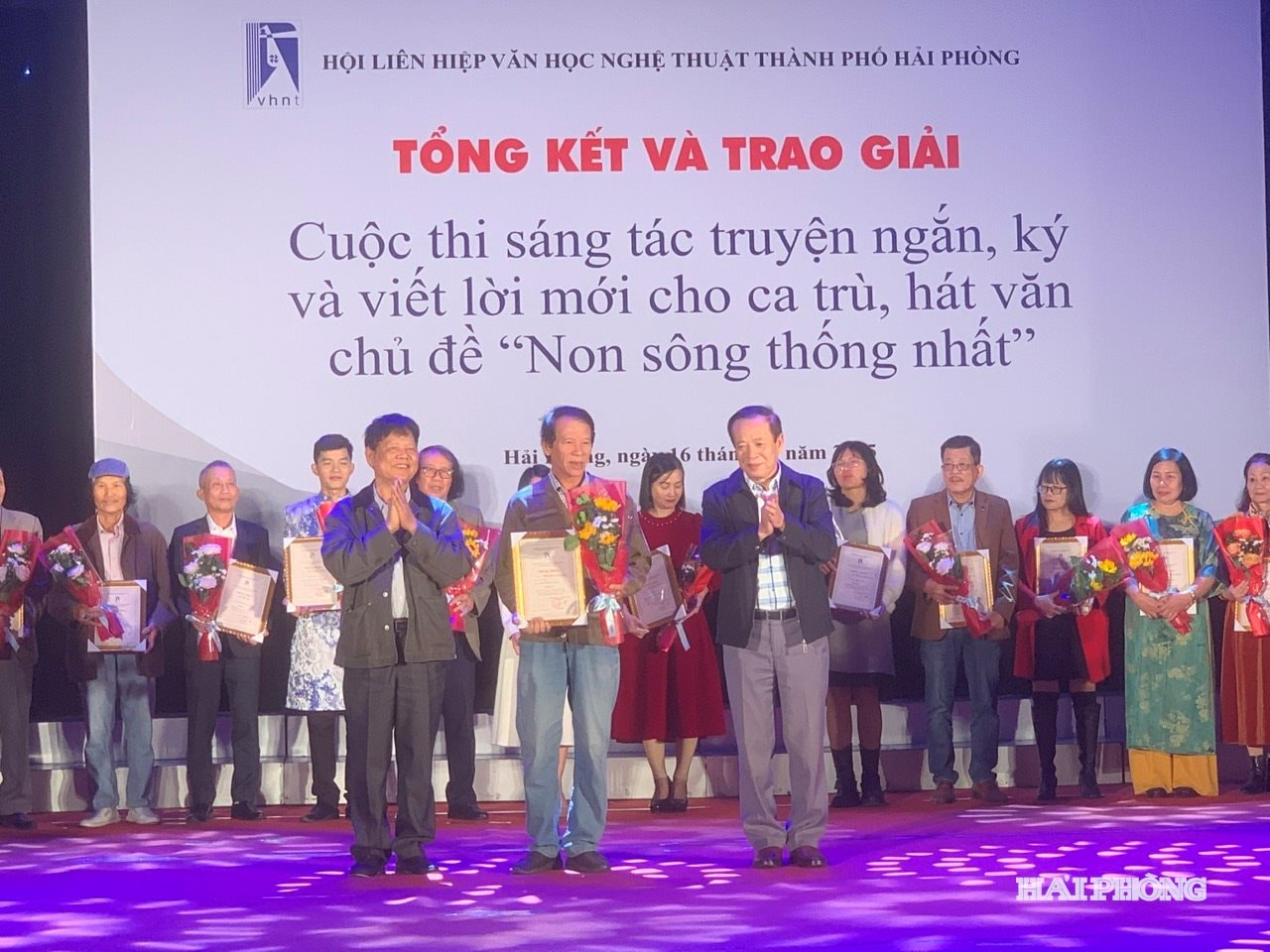 គណៈកម្មាធិការរៀបចំបានប្រគល់រង្វាន់ A ដល់សិល្បករឆ្នើម The Ban ក្នុងប្រភេទនៃការសរសេរទំនុកច្រៀងថ្មីសម្រាប់បទចម្រៀង Ca Tru (ចម្រៀងប្រពៃណីវៀតណាម)។