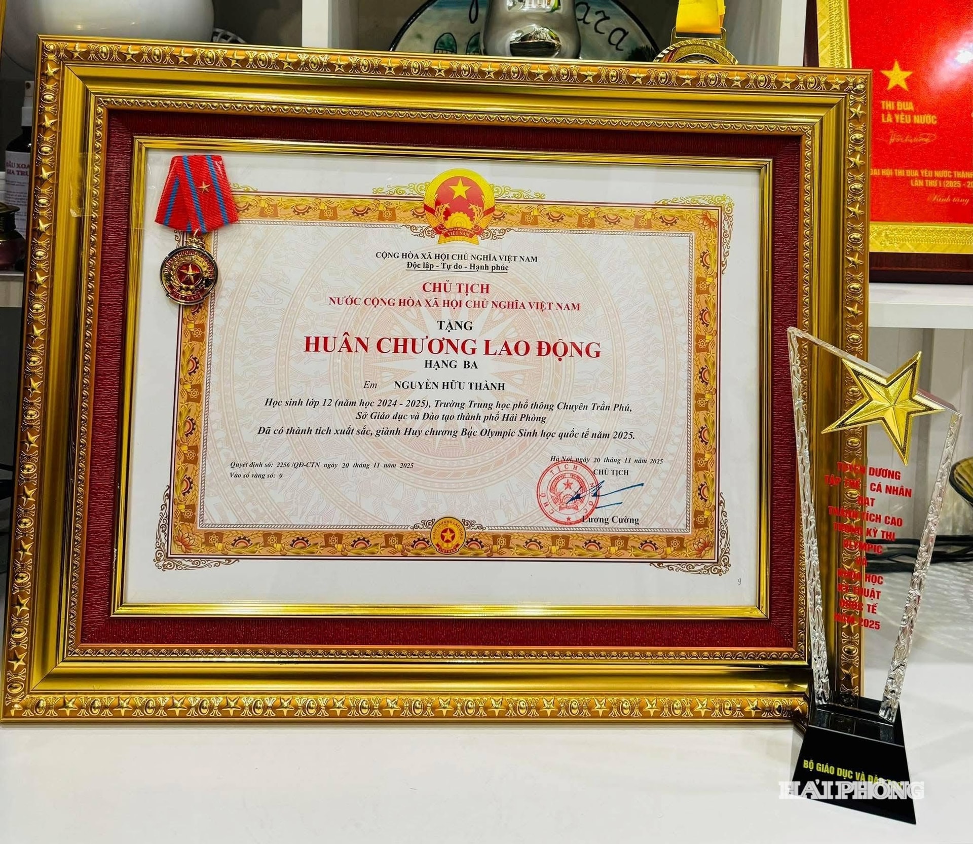 Huân chương Lao động hạng ba là động lực lớn la để Thành tiếp tục phấn đấu, rèn luyện.