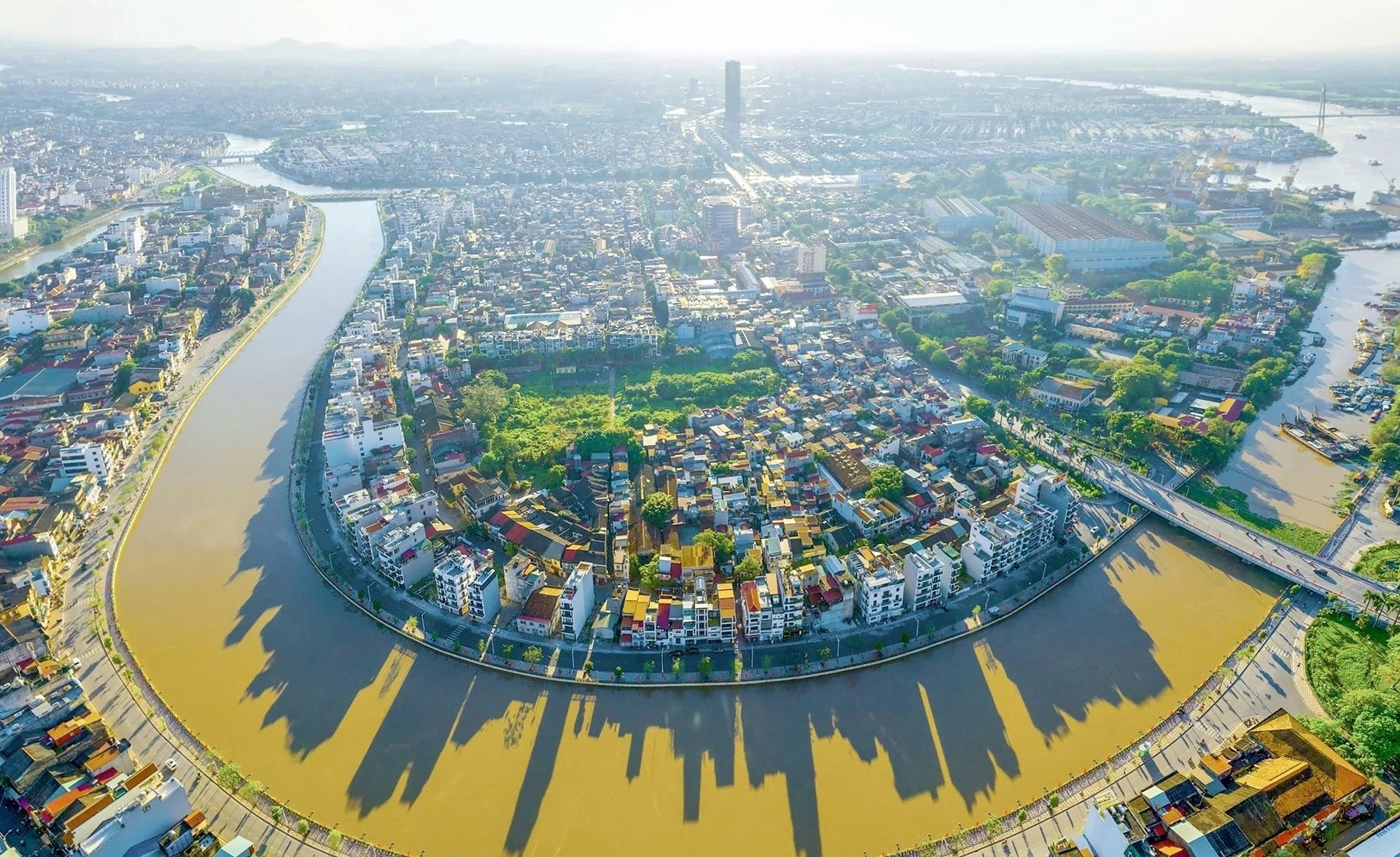 La città di Hai Phong si sta muovendo verso uno sviluppo urbano ben pianificato, moderno, ecologico e intelligente, pur preservando la sua identità unica.