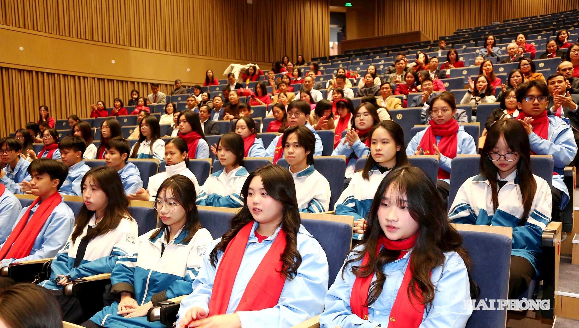 Các em học sinh trong các đội tuyển sẵn sàng cho Kỳ thi chọn học sinh giỏi quốc gia năm học 2025 - 2026. Ảnh: ĐỖ HIỀN