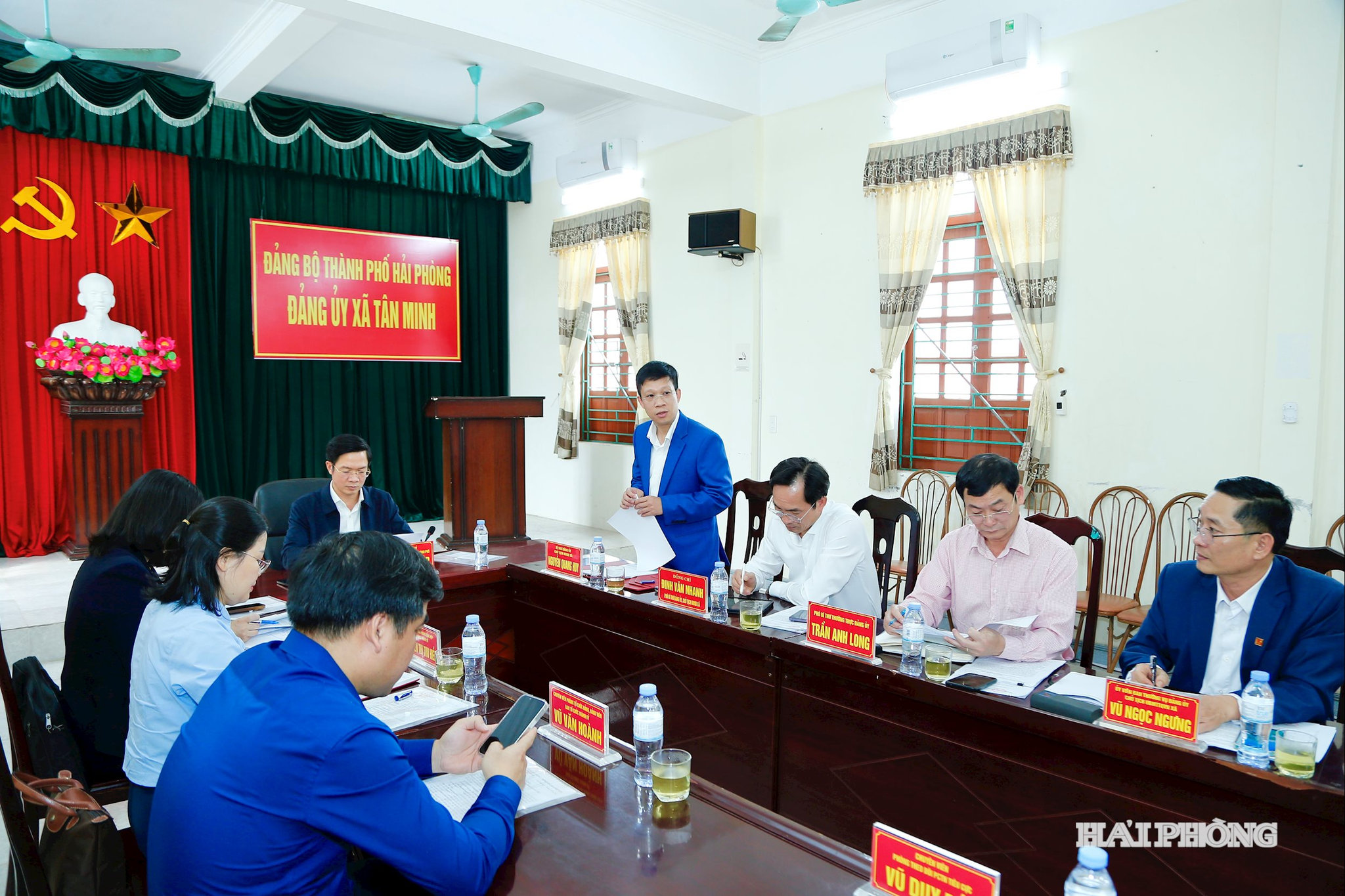 Lãnh đạo xã Tân Minh phát biểu tại cuộc làm việc.