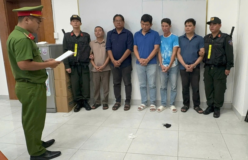 Các đối tượng liên quan đến Vụ án vận chuyển trái phép hơn 650 tấn hàng hóa qua biên giới. (Ảnh: CA. TPHCM cung cấp)