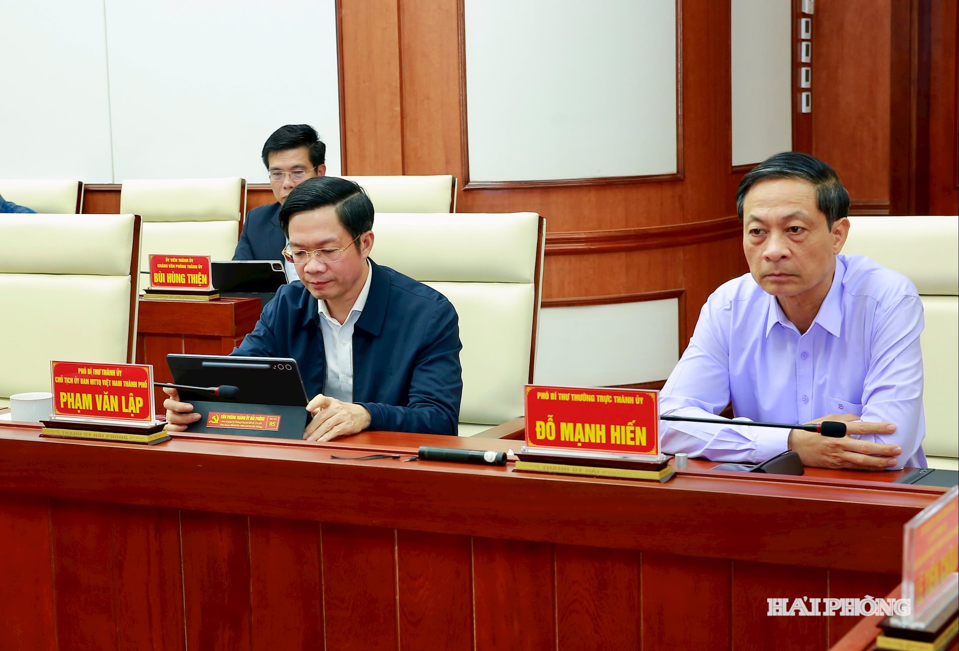 Các đạ biểu dự họp