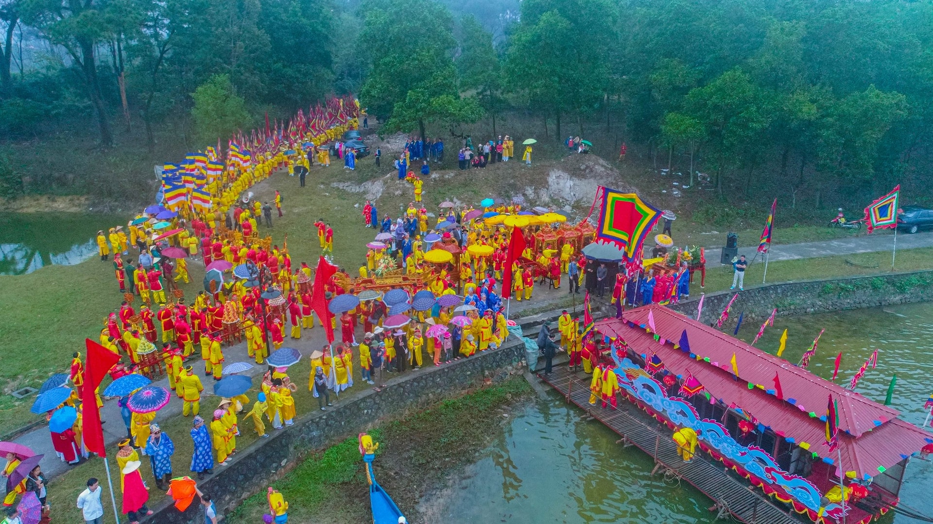 Lễ rước nước là một trong những nghi lễ quan trọng và tiêu biểu nhất của Lễ hội mùa xuân Côn Sơn – Kiếp Bạc, mang ý nghĩa tôn vinh nguồn nước – yếu tố gắn liền với đời sống sản xuất, tín ngưỡng dân gian và khát vọng mưa thuận gió hòa, quốc thái dân an của cộng đồng cư dân vùng châu thổ sông Hồng.