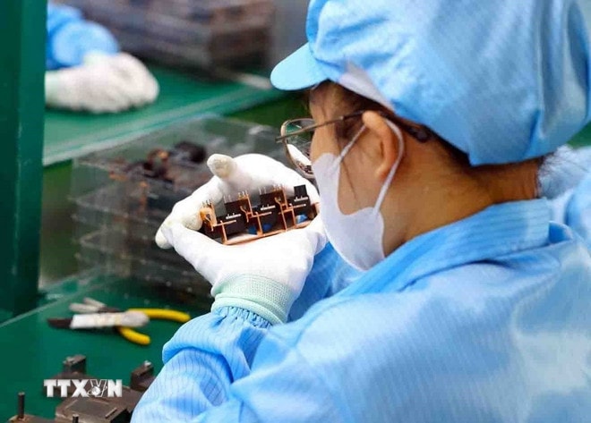 ttxvn-thiet-bi-dien-tu3.jpg