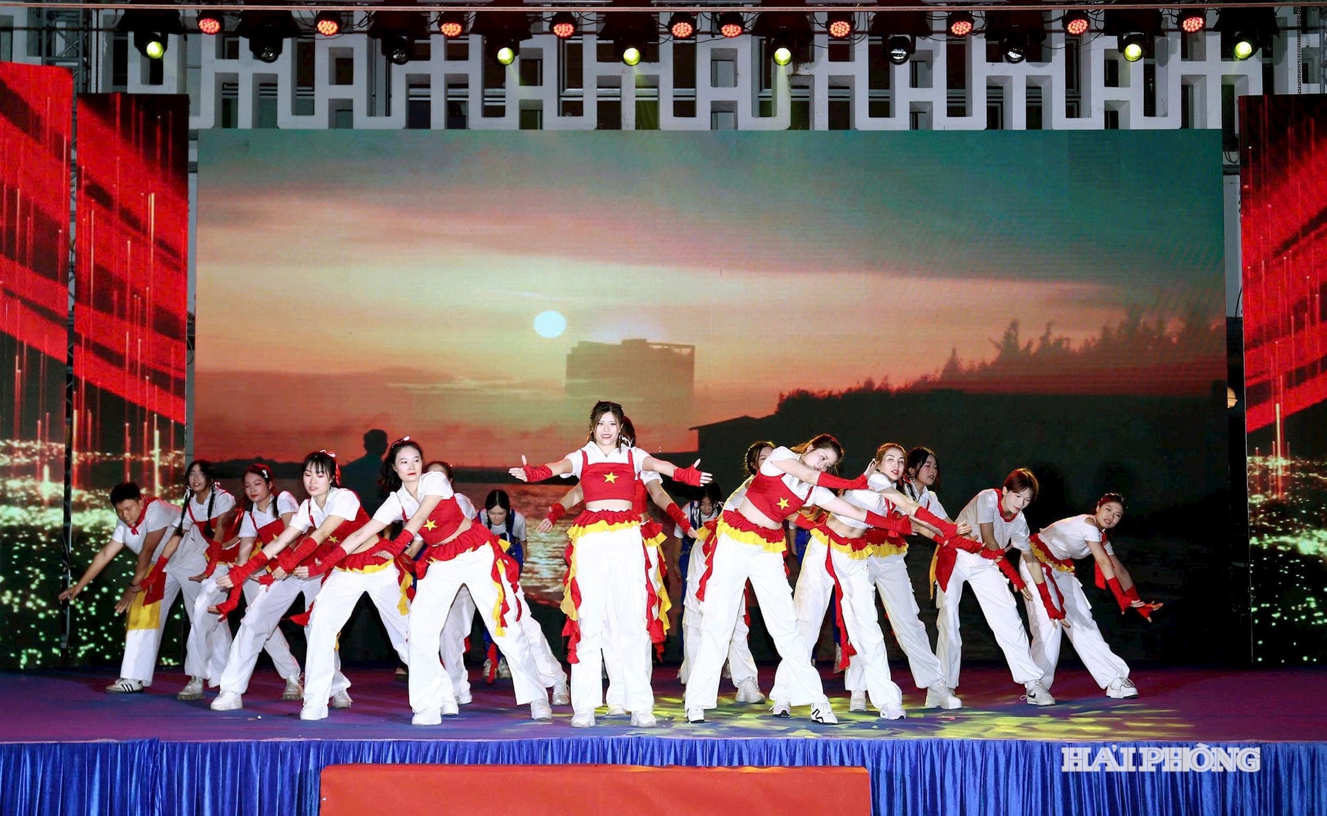 lien-hoan-vu-dieu-cong-doan2.jpg