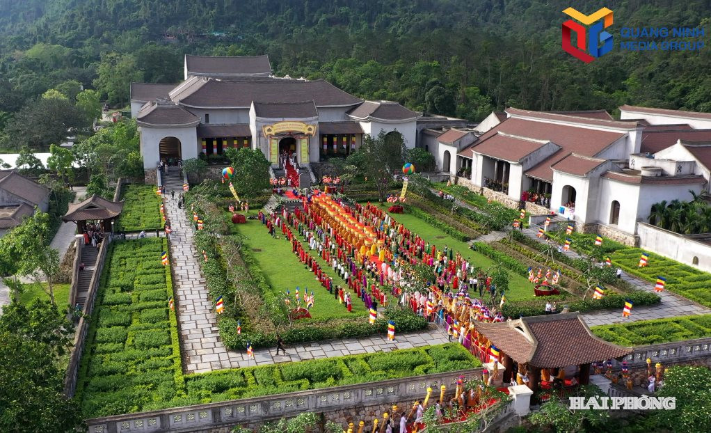 Quảng trường Minh Tâm, phường Yên Tử (tỉnh Quảng Ninh). Ảnh baoquangninh