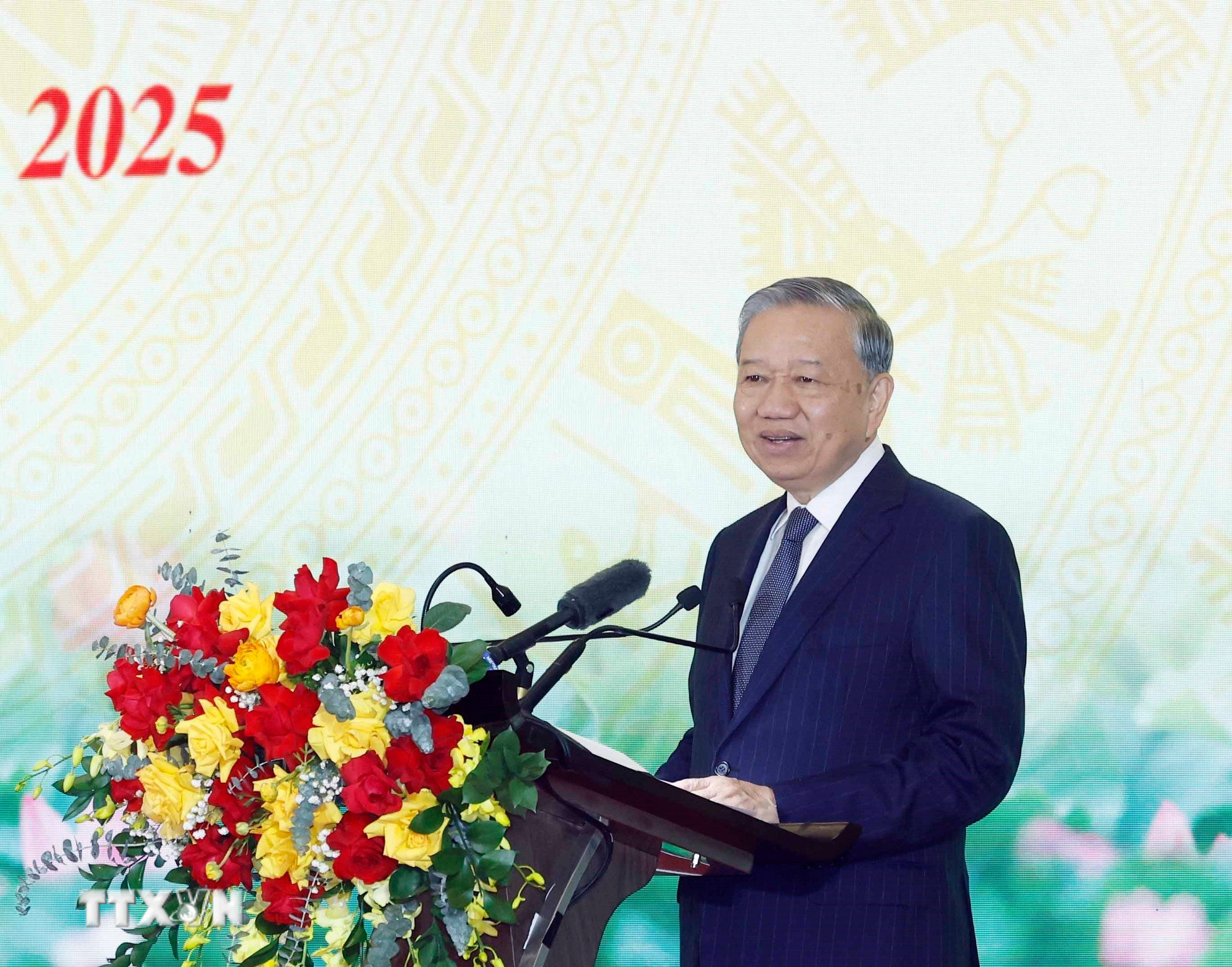 tong-bi-thu-du-hoi-nghi-toan-quoc-trien-khai-nhiem-vu-nam-2026-cua-nganh-tuyen-giao-va-dan-van-8481814.jpg