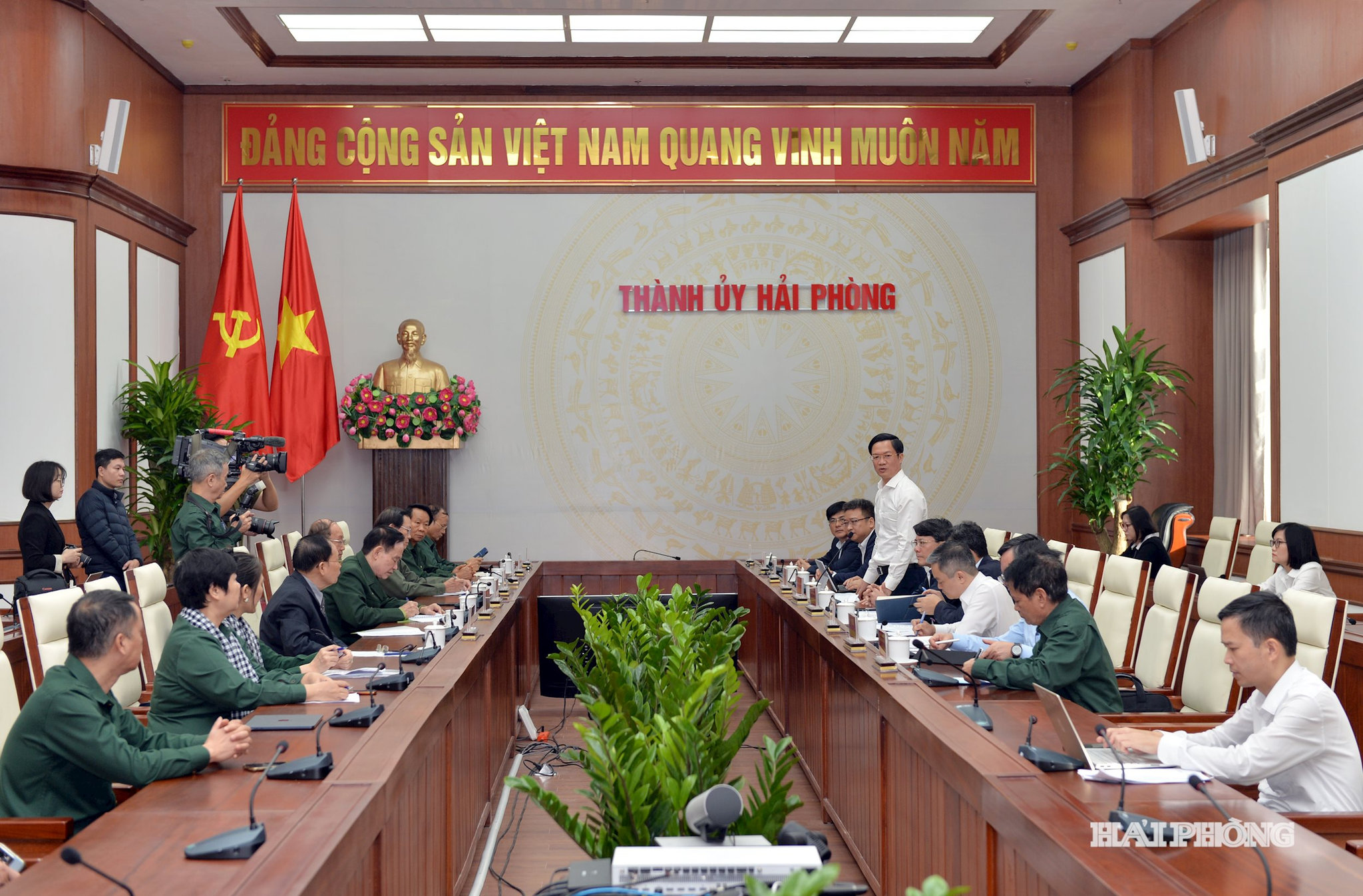 Đồng chí Phạm Văn Lập, Phó bí thư Thành ủy, Chủ tịch Ủy ban MTTQ Việt Nam thành phố Hải Phòng phát biểu tại cuộc làm việc.