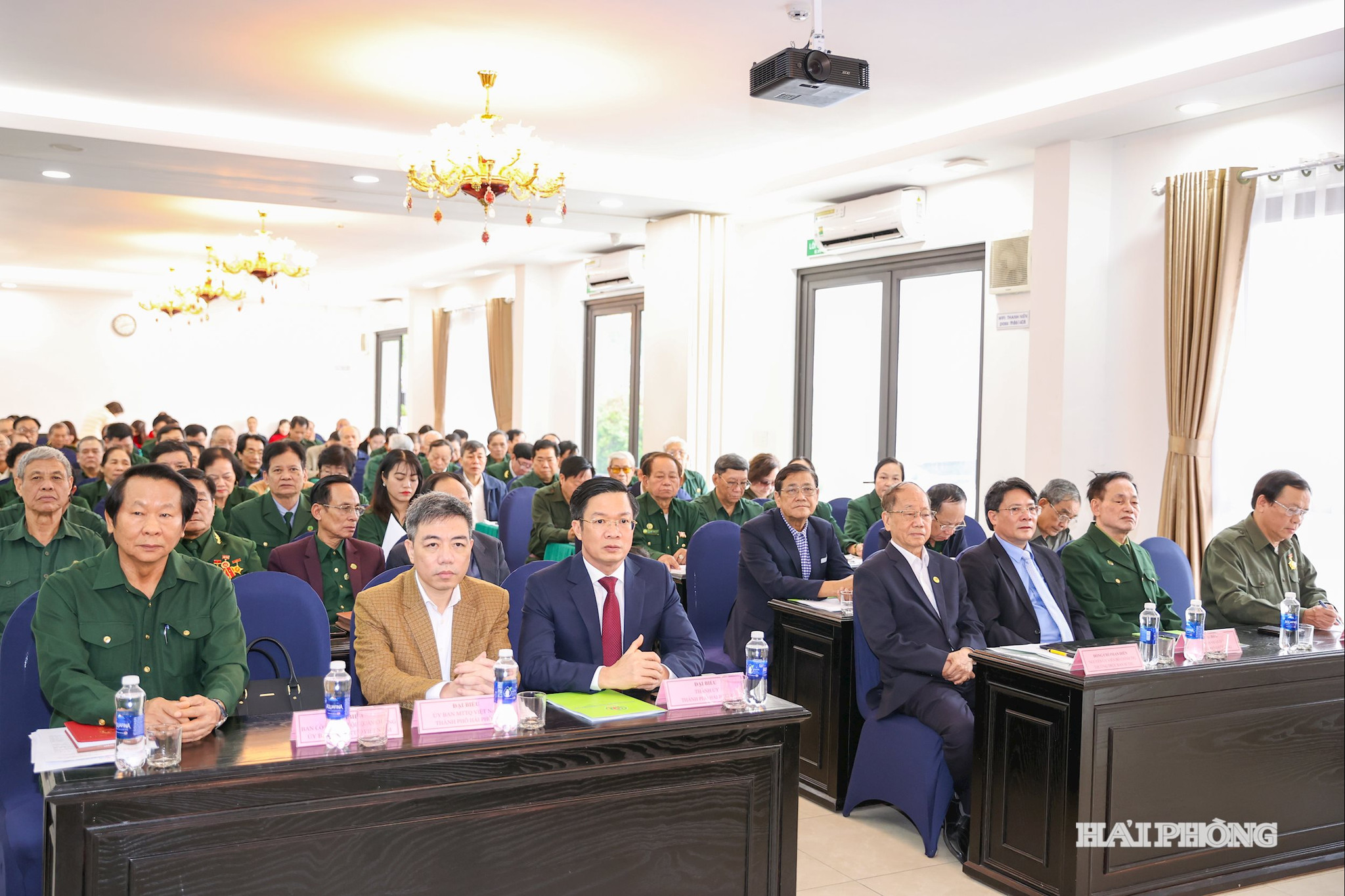 Các đại biểu dự hội nghị