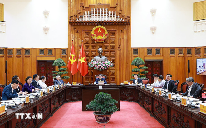 Thủ tướng Phạm Minh Chính chủ trì họp Thường trực Chính phủ về các dự án đường sắt. (Ảnh: Dương Giang/TTXVN) ttxvn-thu-tuong-hop-thuong-truc-chinh-phu-ve-cac-du-an-duong-sat-8489770-6.jpg