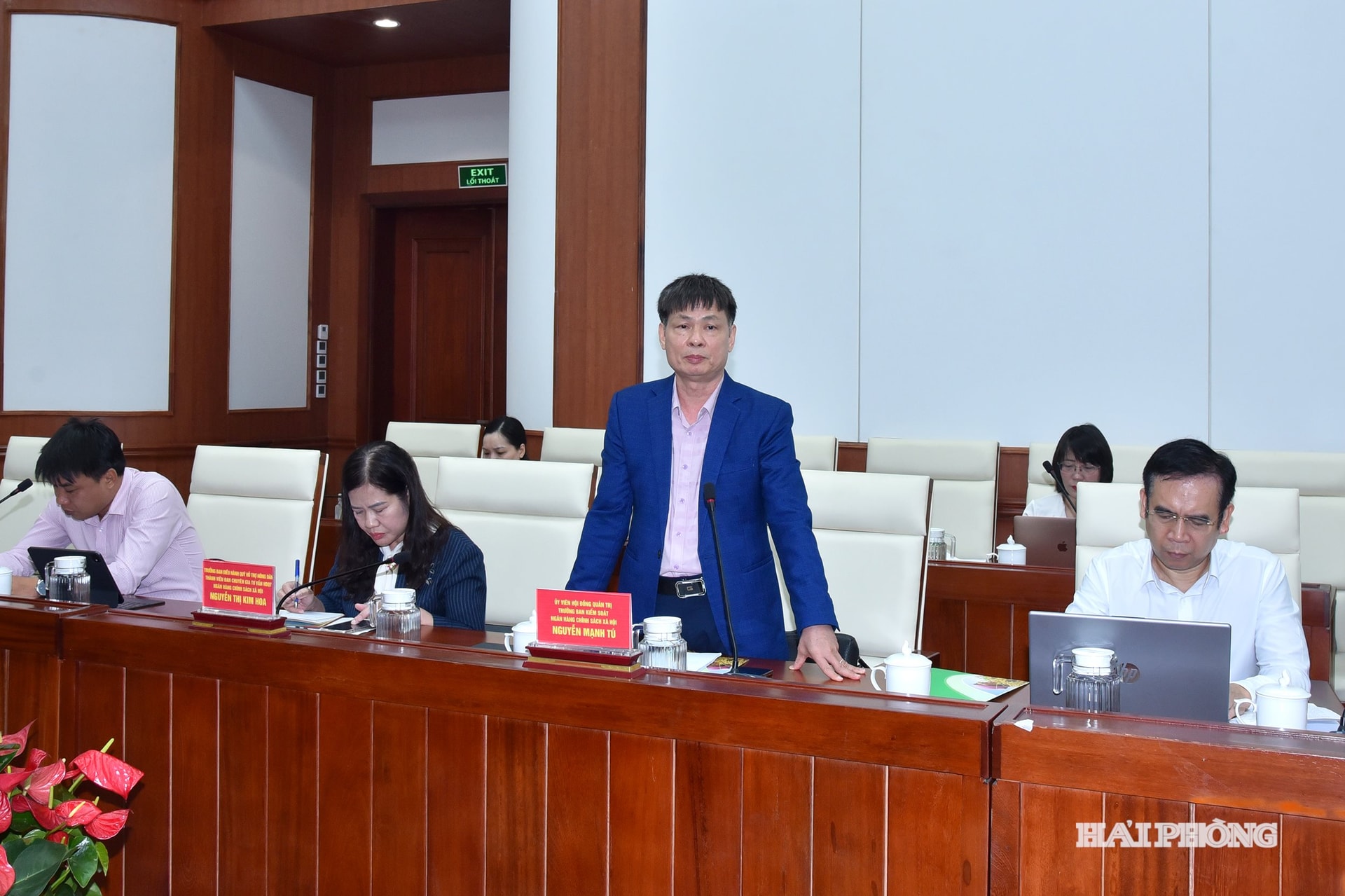 Đồng chí Nguyễn Mạnh Tú, Ủy viên Hội đồng quản trị, Trưởng Ban Kiểm soát Ngân hàng Chính sách xã hội Việt Nam phát biểu tại hội nghị.