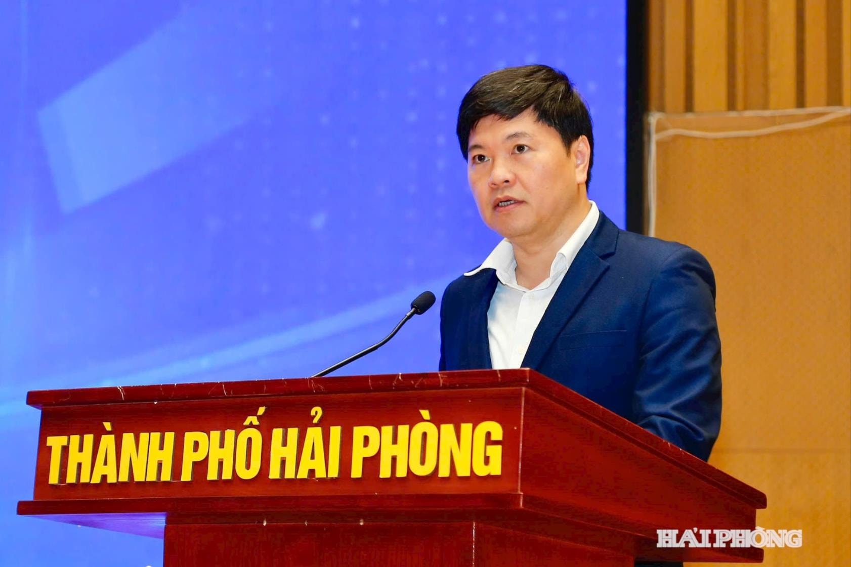 Đồng chí Hoàng Minh Cường, Phó chủ tịch UBND thành phố phát biểu khai mạc diễn đàn.