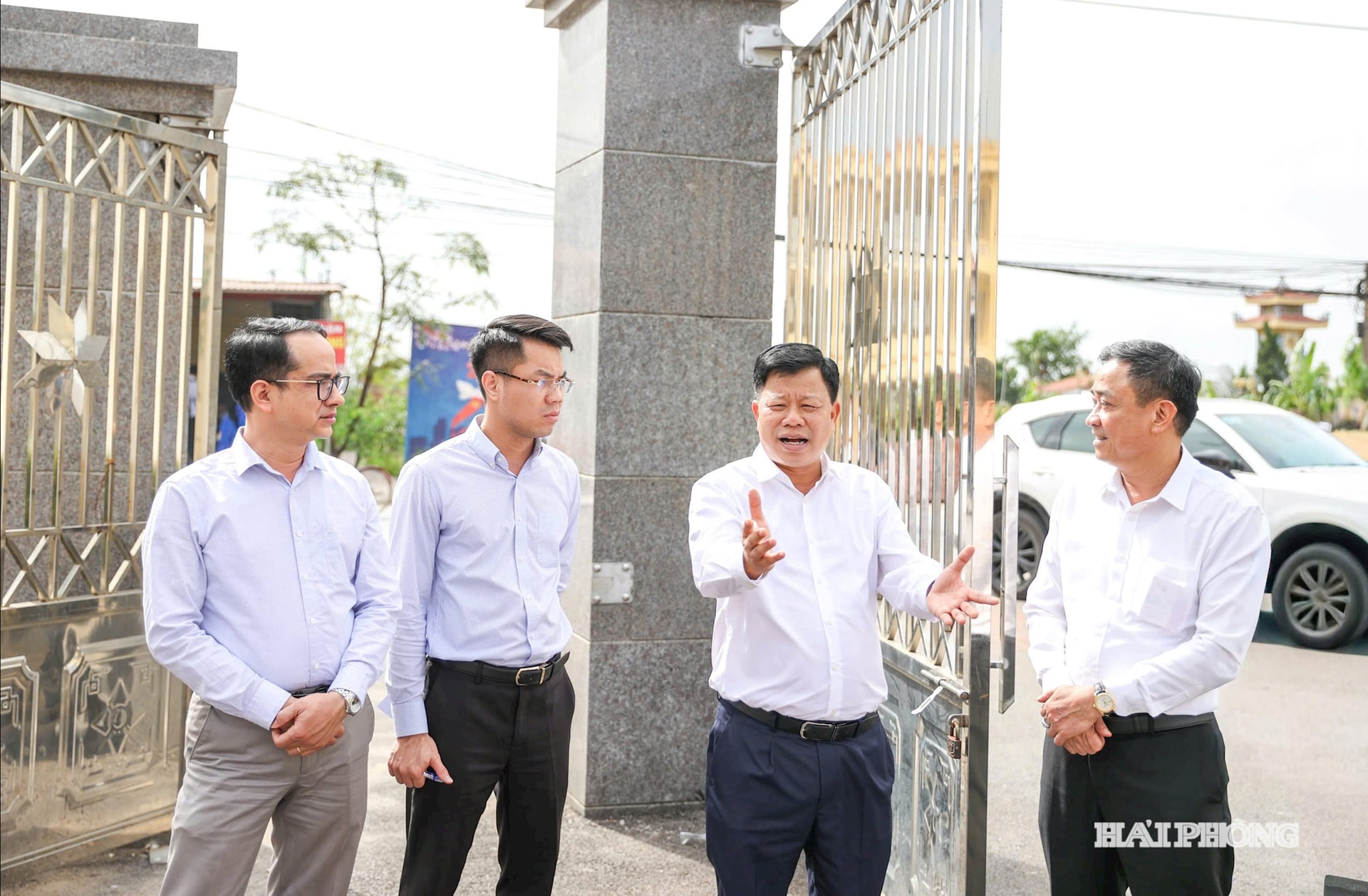 ong-kien-kt-kien-thuy-3.jpg