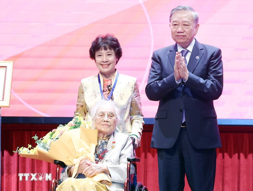tong-bi-thu-to-lam-du-du-le-ky-niem-80-nam-ngay-truyen-thong-nganh-ngoai-giao-viet-nam-8232906-2.jpg