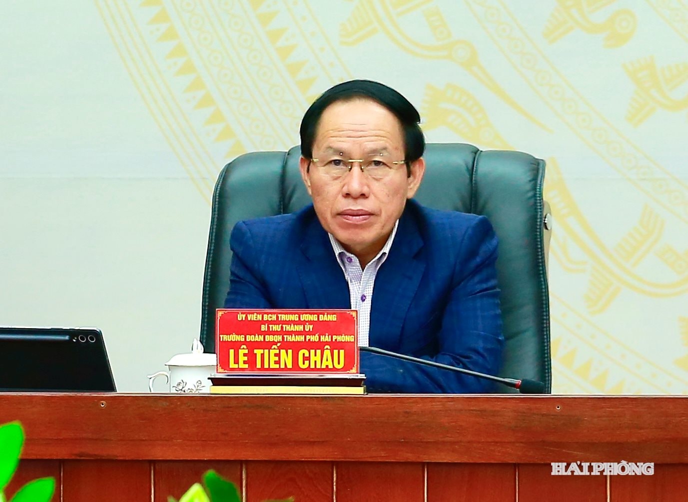 Đồng chí Lê Tiến Châu, Uỷ viên Trung ương Đảng, Bí thư Thành uỷ, Trưởng đoàn đại biểu Quốc hội Hải Phòng chủ trì cuộc họp trực tuyến Ban chỉ đạo Nghị quyết 57 tại đầu cầu Hải Phòng.