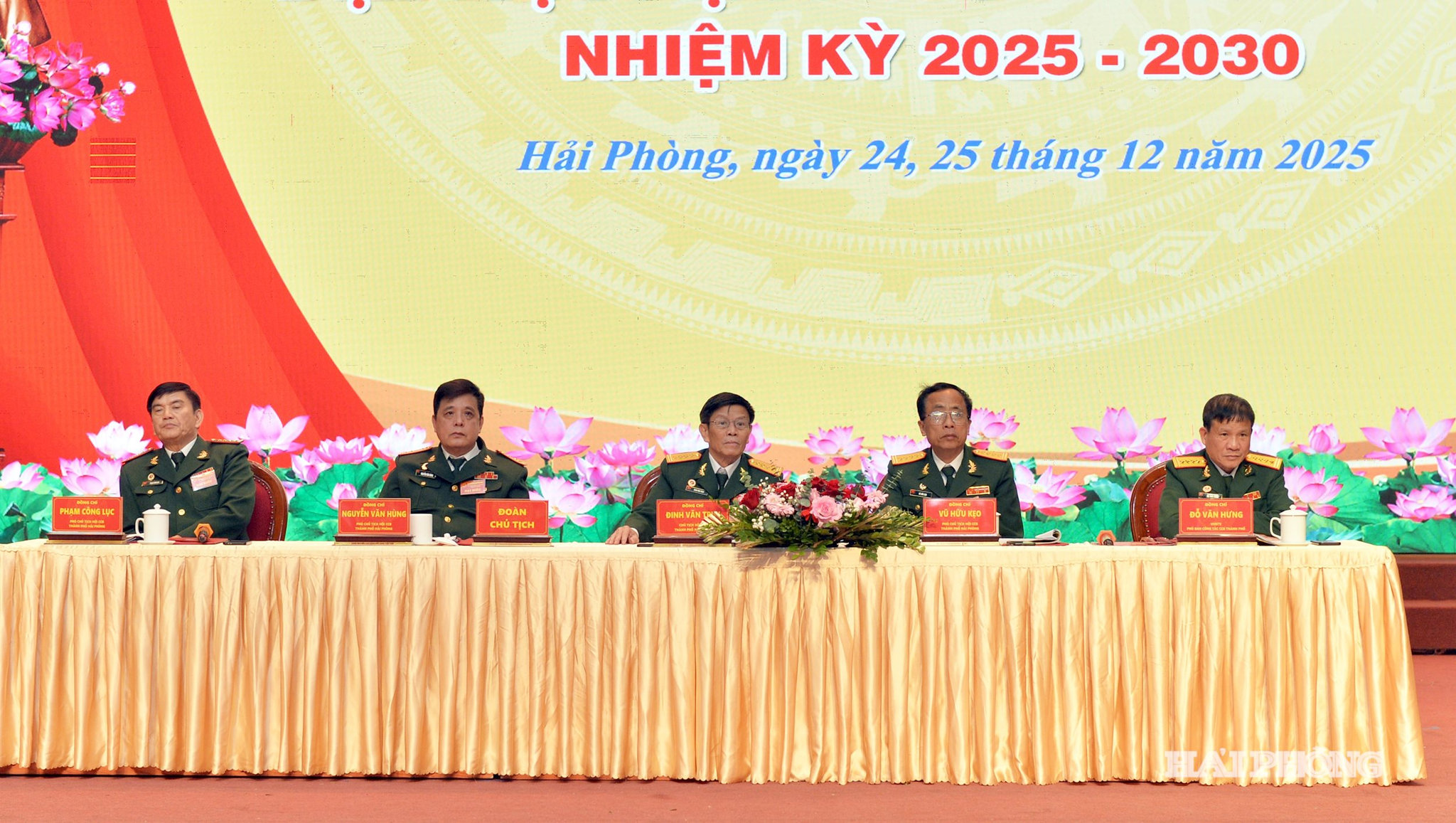 dai-hoi-ccb-72d4134fe32d57778ed0563b6f12d7be(1).jpg