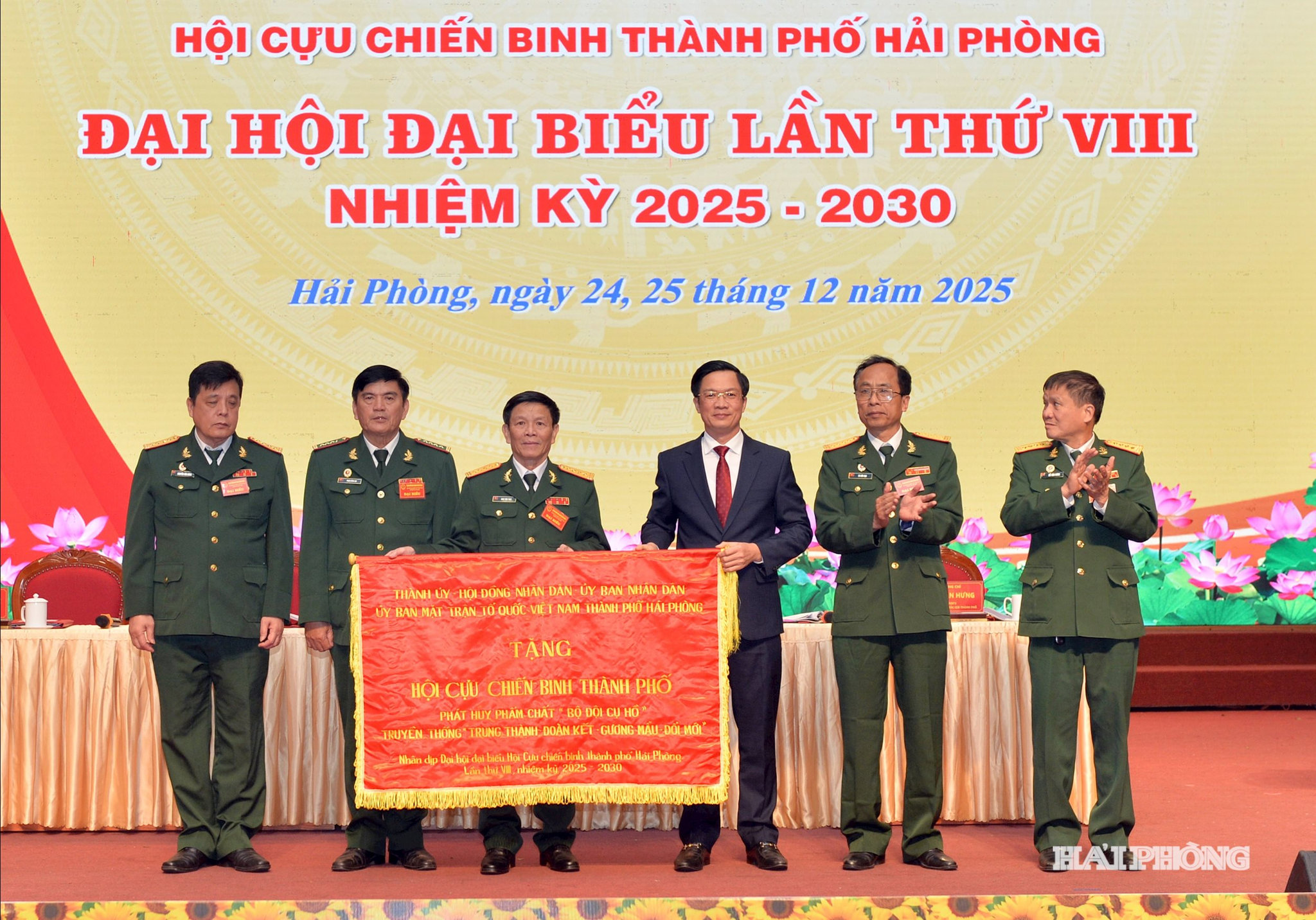 dai-hoi-ccb34-0a864d3f4aa55ec69c3b8b2a27f48686(1).jpg