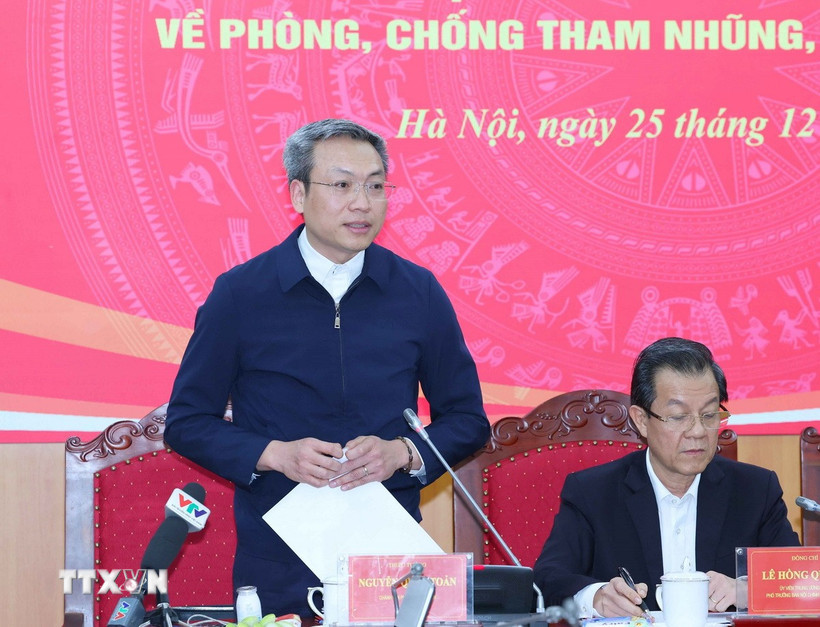 Thiếu tướng Nguyễn Quốc Toàn, Chánh Văn phòng, Người phát ngôn Bộ Công an trả lời câu hỏi của phóng viên. (Ảnh: Phương Hoa/TTXVN)