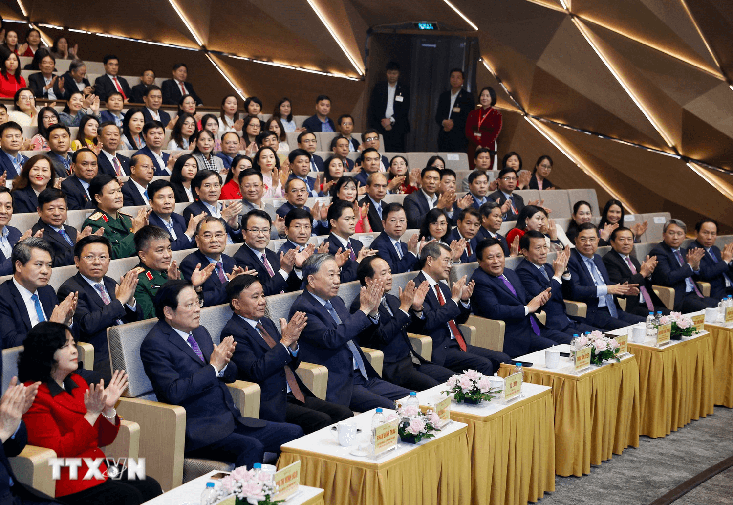tong-bi-thu2.png